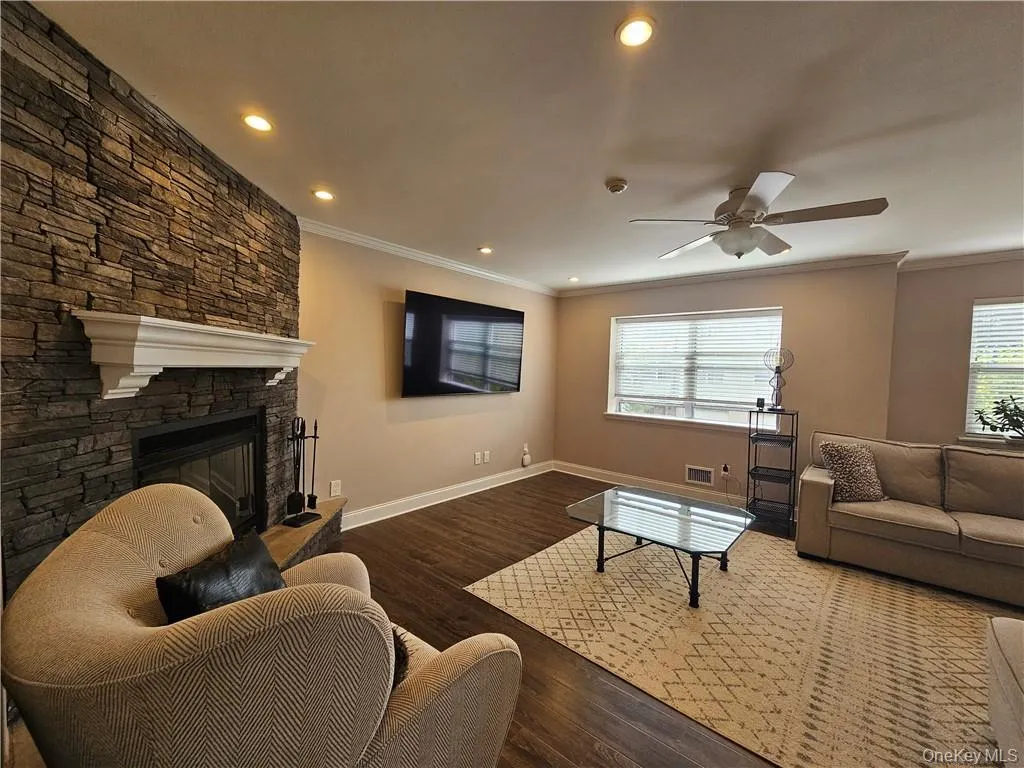 1 Kensington Court, Clarkstown, NY, 2 Bedrooms Bedrooms, 6 Rooms Rooms,2 BathroomsBathrooms,Residential Lease,For Rent,Kensington,0,1043764 1 Kensington Court, Clarkstown, NY, 2 Bedrooms Bedrooms, 6 Rooms Rooms,2 BathroomsBathrooms,Residential Lease,For Rent,Kensington,0,1043764