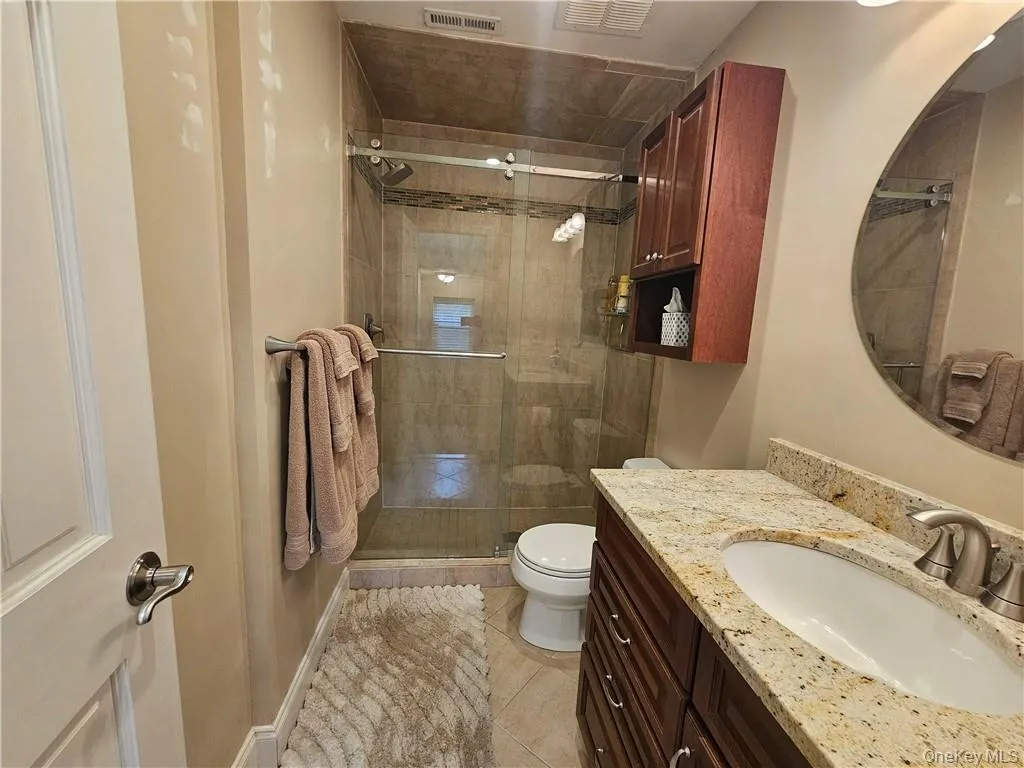 Main Floor Full Bathroom Main Floor Full Bathroom