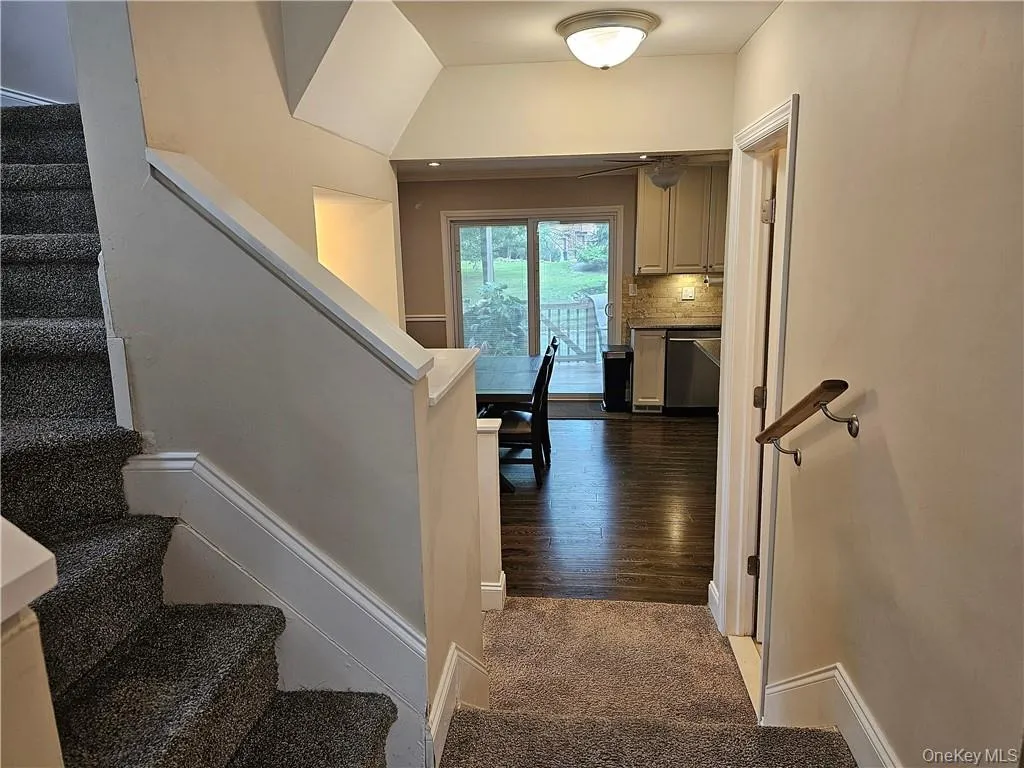 1 Kensington Court, Clarkstown, NY, 2 Bedrooms Bedrooms, 6 Rooms Rooms,2 BathroomsBathrooms,Residential Lease,For Rent,Kensington,0,1043764 1 Kensington Court, Clarkstown, NY, 2 Bedrooms Bedrooms, 6 Rooms Rooms,2 BathroomsBathrooms,Residential Lease,For Rent,Kensington,0,1043764