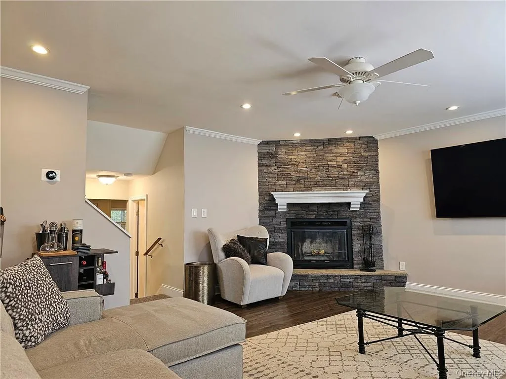 1 Kensington Court, Clarkstown, NY, 2 Bedrooms Bedrooms, 6 Rooms Rooms,2 BathroomsBathrooms,Residential Lease,For Rent,Kensington,0,1043764 1 Kensington Court, Clarkstown, NY, 2 Bedrooms Bedrooms, 6 Rooms Rooms,2 BathroomsBathrooms,Residential Lease,For Rent,Kensington,0,1043764