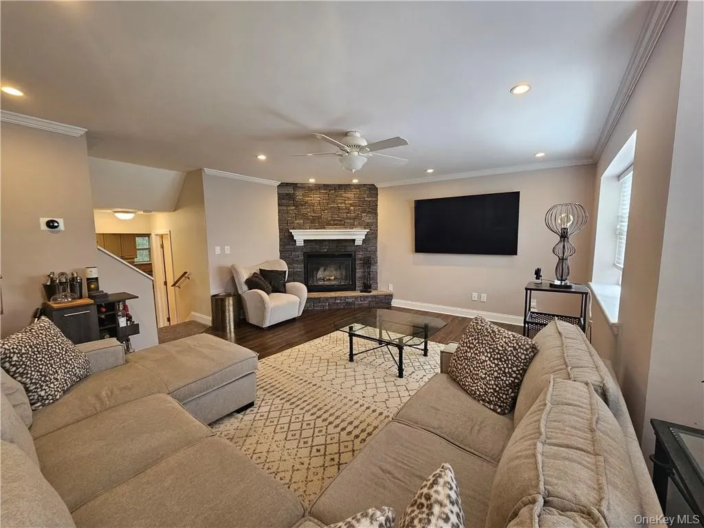 1 Kensington Court, Clarkstown, NY, 2 Bedrooms Bedrooms, 6 Rooms Rooms,2 BathroomsBathrooms,Residential Lease,For Rent,Kensington,0,1043764 1 Kensington Court, Clarkstown, NY, 2 Bedrooms Bedrooms, 6 Rooms Rooms,2 BathroomsBathrooms,Residential Lease,For Rent,Kensington,0,1043764