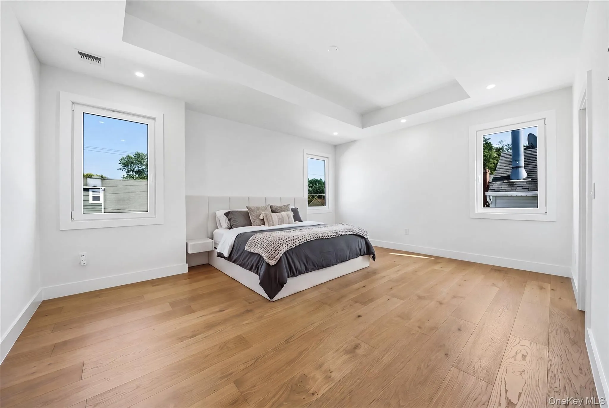 9 Vista Lane, Hempstead, NY, 5 Bedrooms Bedrooms, 9 Rooms Rooms,3 BathroomsBathrooms,Residential,For Rent,Vista,0,1043769 9 Vista Lane, Hempstead, NY, 5 Bedrooms Bedrooms, 9 Rooms Rooms,3 BathroomsBathrooms,Residential,For Rent,Vista,0,1043769