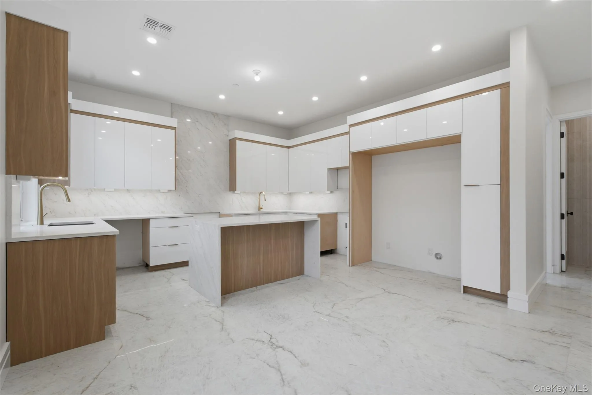 20 Singer Avenue, Ramapo, NY, 9 Bedrooms Bedrooms, 16 Rooms Rooms,5 BathroomsBathrooms,Residential,For Rent,Singer,0,1043771 20 Singer Avenue, Ramapo, NY, 9 Bedrooms Bedrooms, 16 Rooms Rooms,5 BathroomsBathrooms,Residential,For Rent,Singer,0,1043771