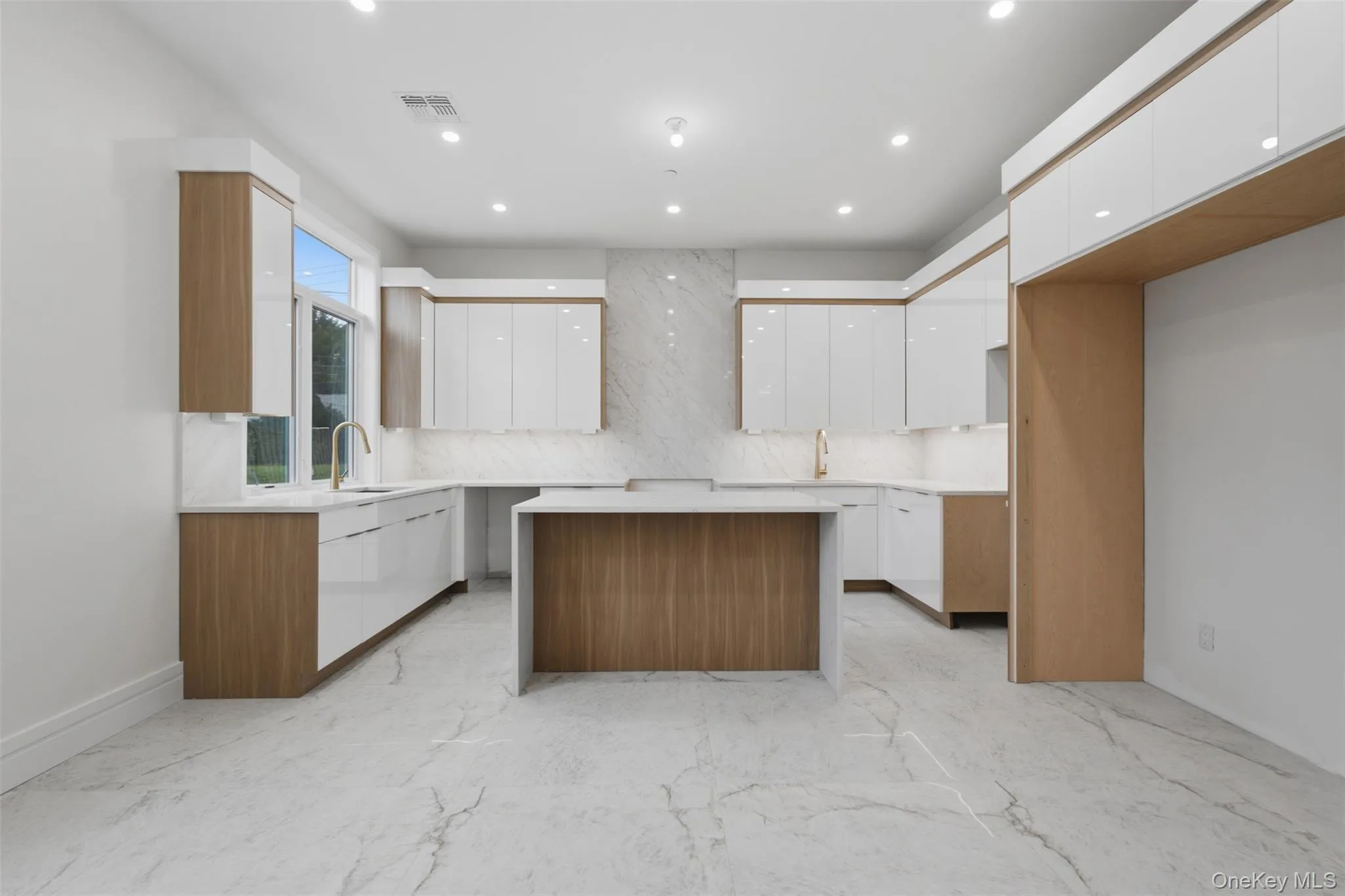 20 Singer Avenue, Ramapo, NY, 9 Bedrooms Bedrooms, 16 Rooms Rooms,5 BathroomsBathrooms,Residential,For Rent,Singer,0,1043771 20 Singer Avenue, Ramapo, NY, 9 Bedrooms Bedrooms, 16 Rooms Rooms,5 BathroomsBathrooms,Residential,For Rent,Singer,0,1043771