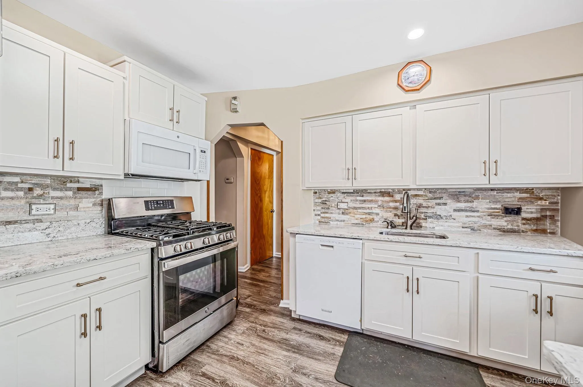 8118 260th Street, New York, NY, 4 Bedrooms Bedrooms, 8 Rooms Rooms,2 BathroomsBathrooms,Residential,For Rent,260th,0,1043775 8118 260th Street, New York, NY, 4 Bedrooms Bedrooms, 8 Rooms Rooms,2 BathroomsBathrooms,Residential,For Rent,260th,0,1043775