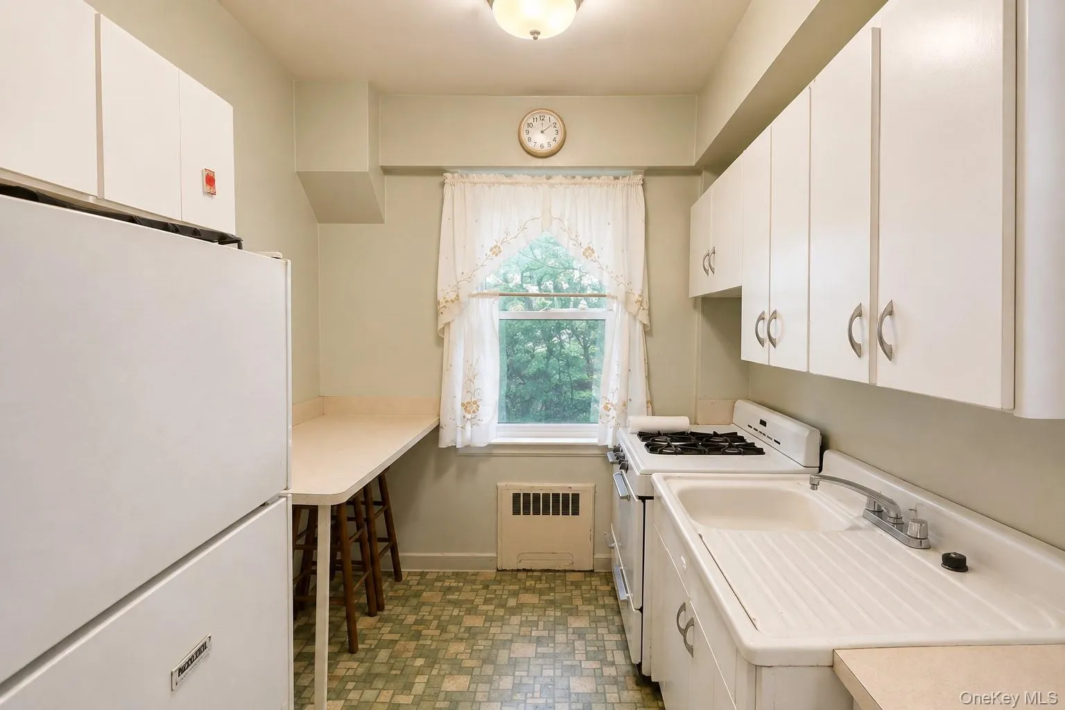 280 Collins Avenue, Mount Vernon, NY, 1 Bedroom Bedrooms, 5 Rooms Rooms,1 BathroomBathrooms,Residential,For Rent,Collins,0,1043777 280 Collins Avenue, Mount Vernon, NY, 1 Bedroom Bedrooms, 5 Rooms Rooms,1 BathroomBathrooms,Residential,For Rent,Collins,0,1043777