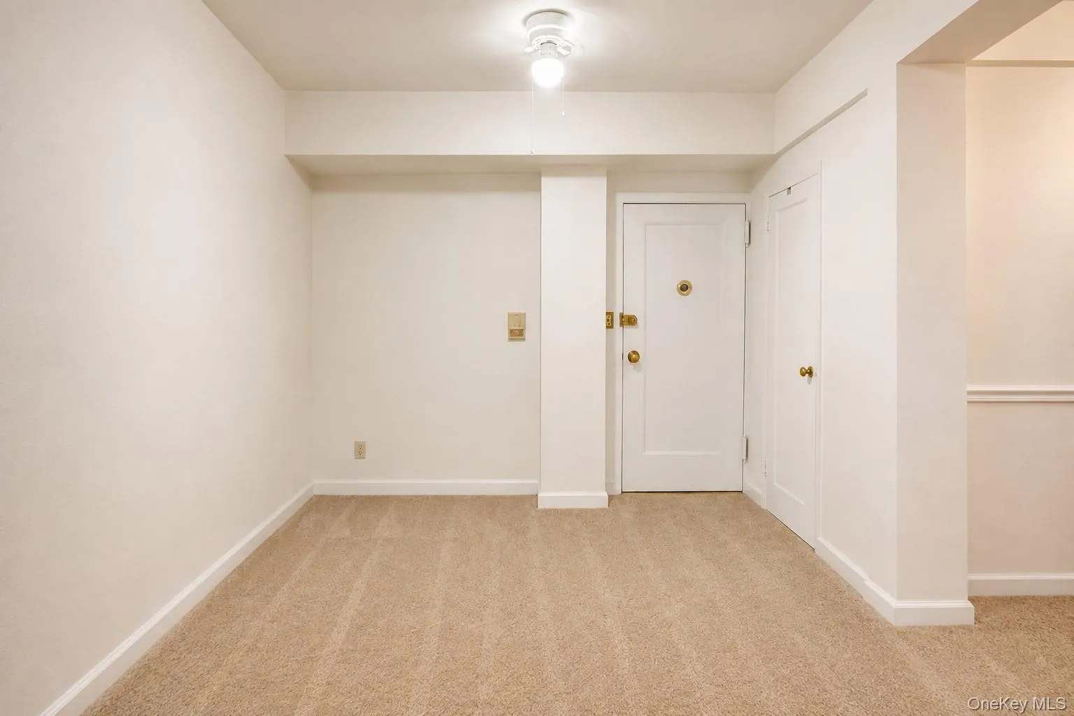 280 Collins Avenue, Mount Vernon, NY, 1 Bedroom Bedrooms, 5 Rooms Rooms,1 BathroomBathrooms,Residential,For Rent,Collins,0,1043777 280 Collins Avenue, Mount Vernon, NY, 1 Bedroom Bedrooms, 5 Rooms Rooms,1 BathroomBathrooms,Residential,For Rent,Collins,0,1043777