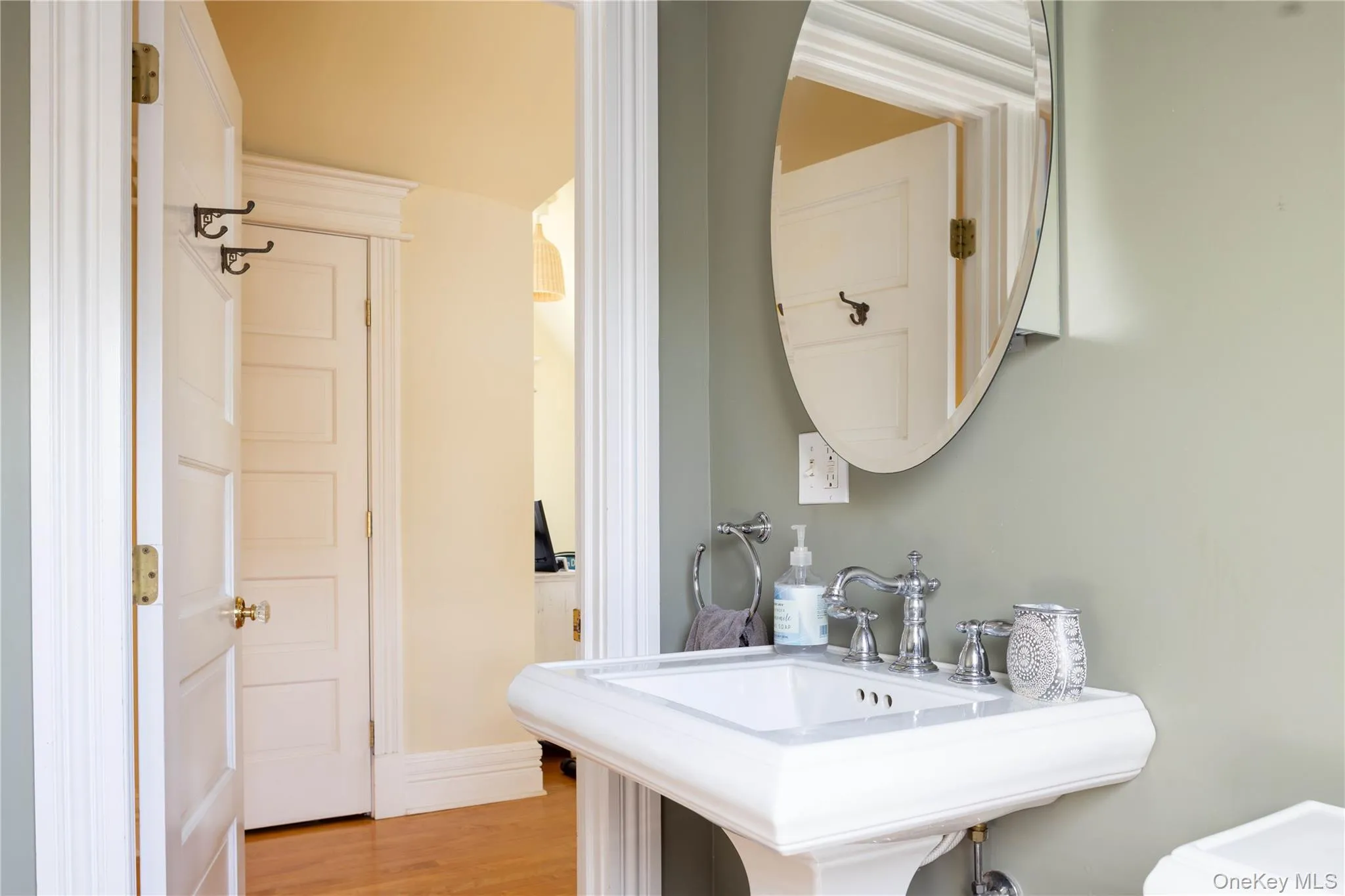 611 1st Street, Southold, NY, 5 Bedrooms Bedrooms, 10 Rooms Rooms,4 BathroomsBathrooms,Residential,For Rent,1st,0,1043780 611 1st Street, Southold, NY, 5 Bedrooms Bedrooms, 10 Rooms Rooms,4 BathroomsBathrooms,Residential,For Rent,1st,0,1043780