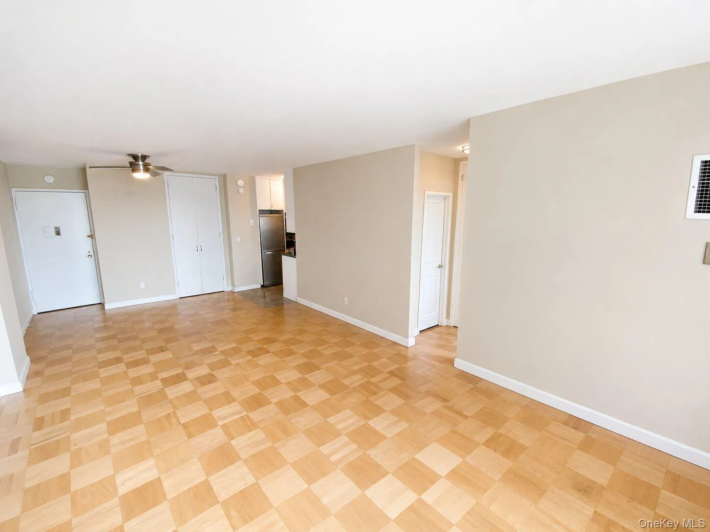 27110 Grand Central Parkway, New York, NY, 3 Rooms Rooms,1 BathroomBathrooms,Residential Lease,For Rent,Grand Central,0,1043786 27110 Grand Central Parkway, New York, NY, 3 Rooms Rooms,1 BathroomBathrooms,Residential Lease,For Rent,Grand Central,0,1043786