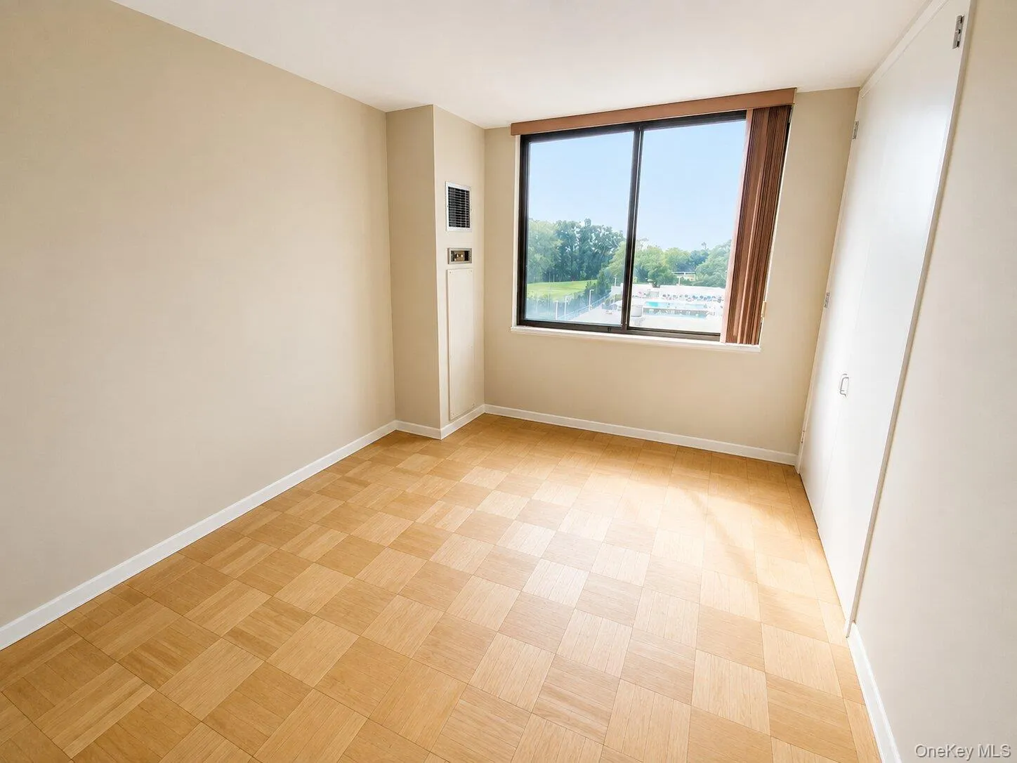 27110 Grand Central Parkway, New York, NY, 3 Rooms Rooms,1 BathroomBathrooms,Residential Lease,For Rent,Grand Central,0,1043786 27110 Grand Central Parkway, New York, NY, 3 Rooms Rooms,1 BathroomBathrooms,Residential Lease,For Rent,Grand Central,0,1043786