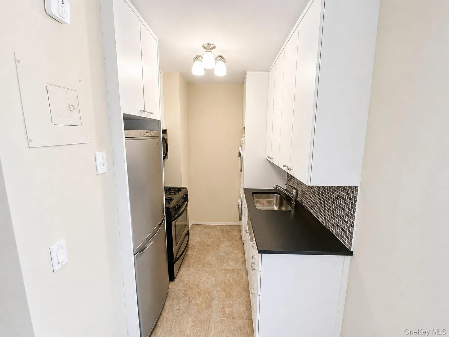 27110 Grand Central Parkway, New York, NY, 3 Rooms Rooms,1 BathroomBathrooms,Residential Lease,For Rent,Grand Central,0,1043786 27110 Grand Central Parkway, New York, NY, 3 Rooms Rooms,1 BathroomBathrooms,Residential Lease,For Rent,Grand Central,0,1043786