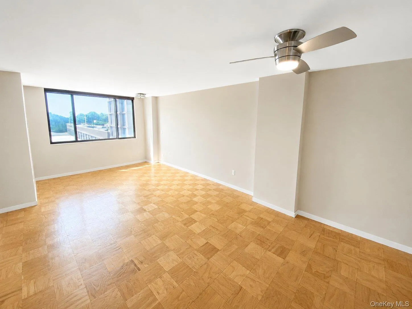 27110 Grand Central Parkway, New York, NY, 3 Rooms Rooms,1 BathroomBathrooms,Residential Lease,For Rent,Grand Central,0,1043786 27110 Grand Central Parkway, New York, NY, 3 Rooms Rooms,1 BathroomBathrooms,Residential Lease,For Rent,Grand Central,0,1043786