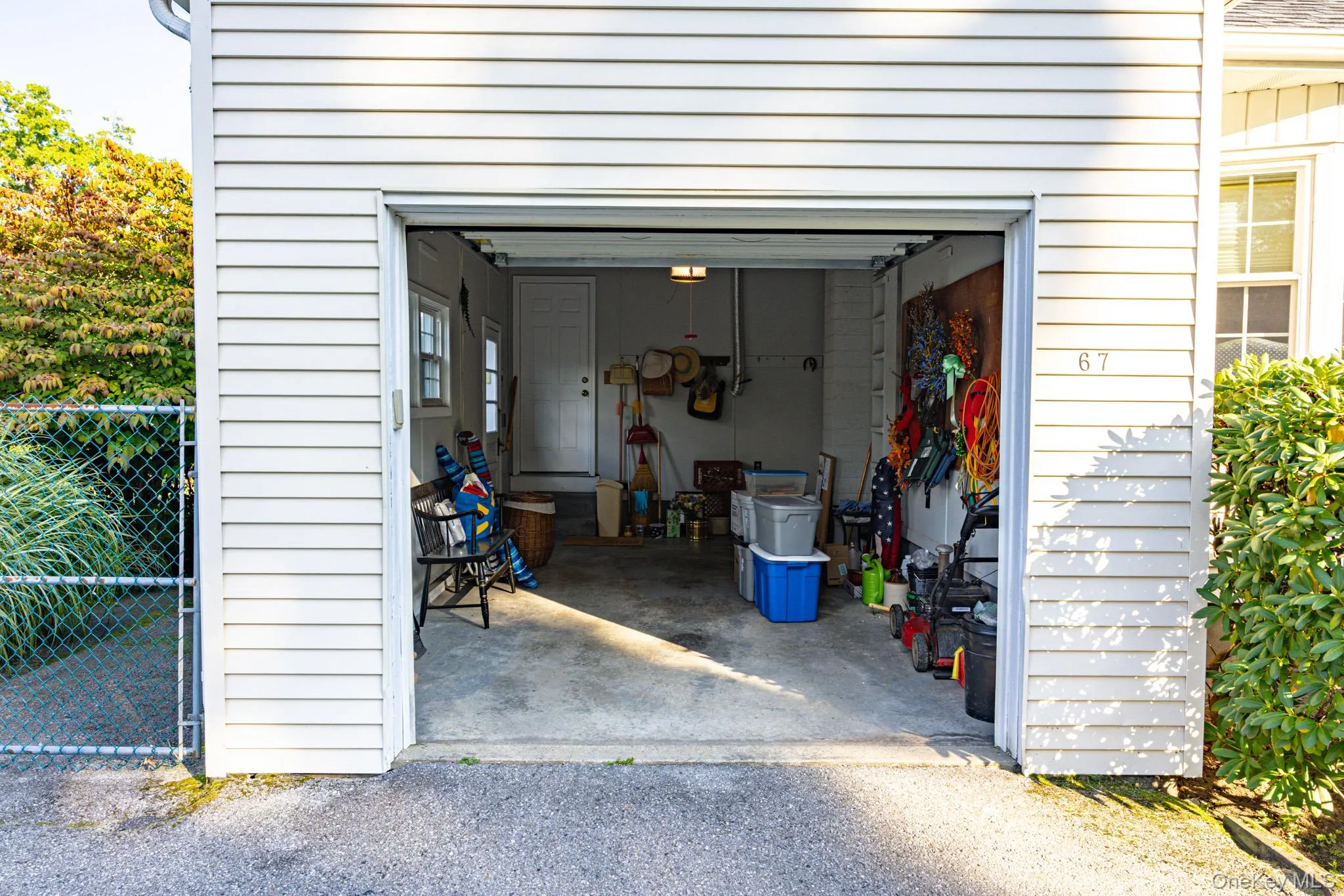 1 car garage with kitchen and basement access 1 car garage with kitchen and basement access