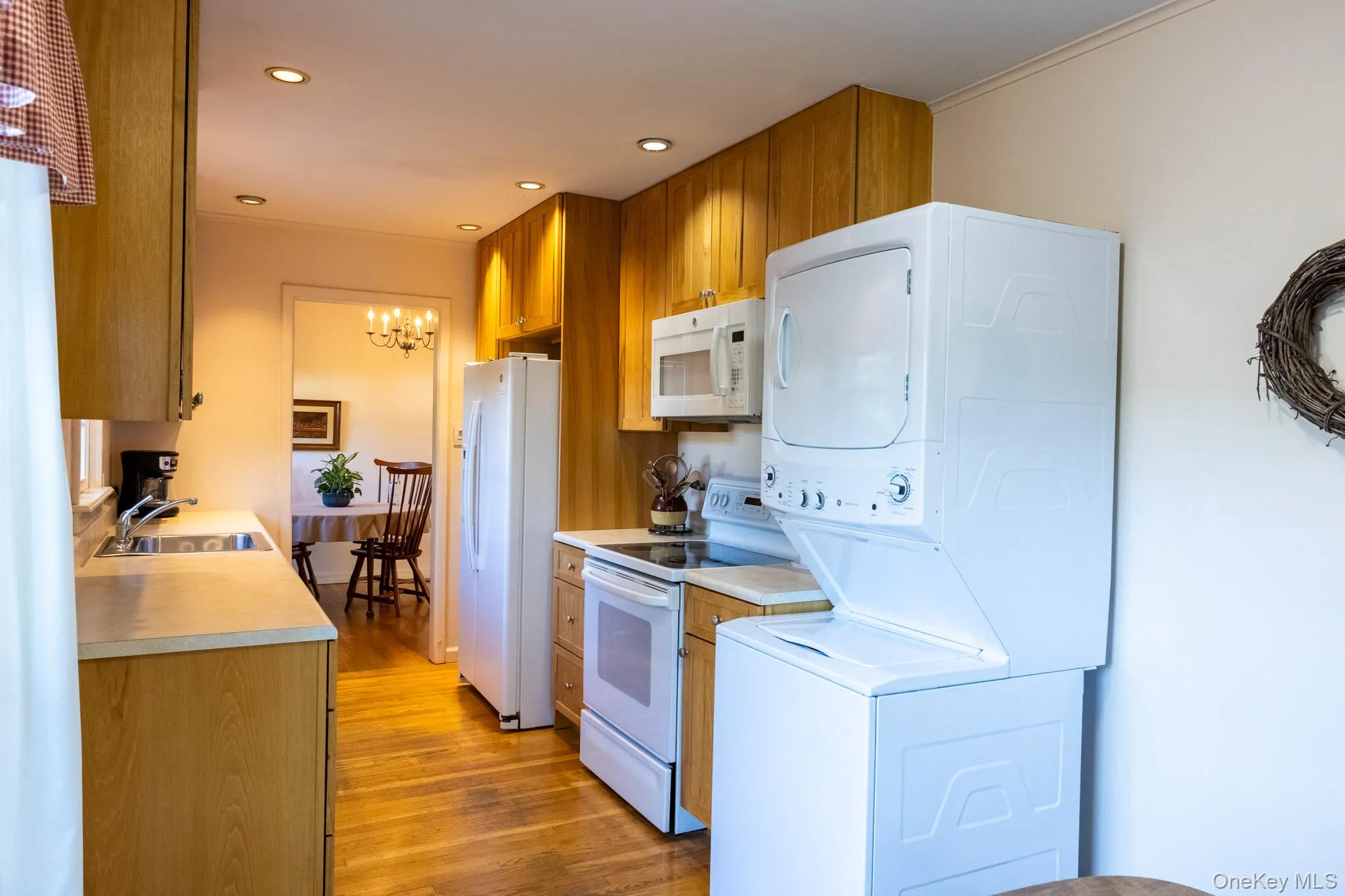 Eat in kitchen Eat in kitchen