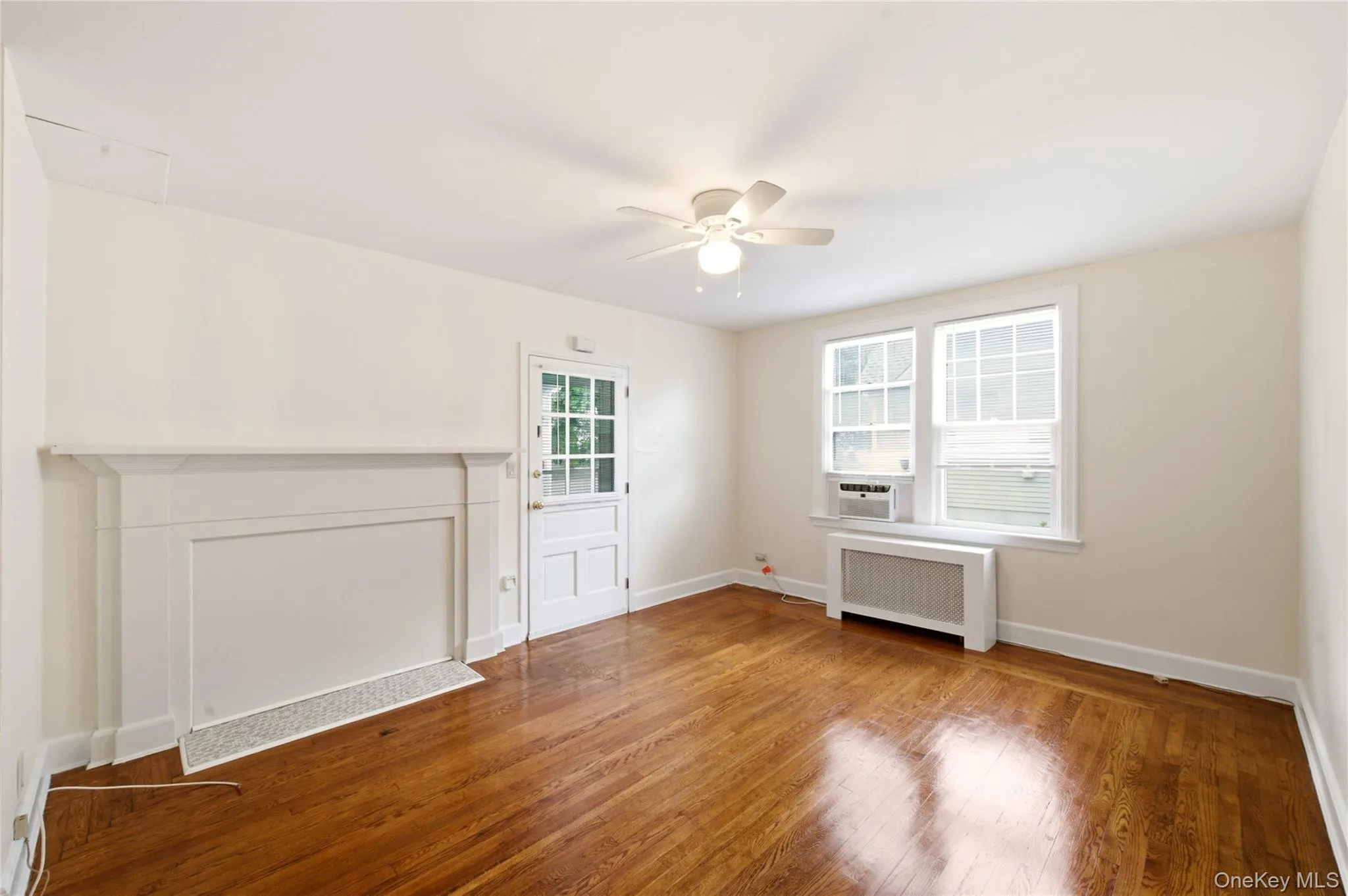 19 Sunset Avenue, Glen Cove, NY, 1 Bedroom Bedrooms, 3 Rooms Rooms,1 BathroomBathrooms,Residential Lease,For Rent,Sunset,0,1043796 19 Sunset Avenue, Glen Cove, NY, 1 Bedroom Bedrooms, 3 Rooms Rooms,1 BathroomBathrooms,Residential Lease,For Rent,Sunset,0,1043796