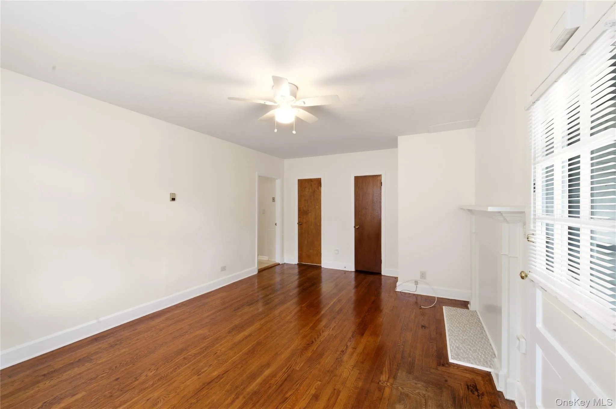 19 Sunset Avenue, Glen Cove, NY, 1 Bedroom Bedrooms, 3 Rooms Rooms,1 BathroomBathrooms,Residential Lease,For Rent,Sunset,0,1043796 19 Sunset Avenue, Glen Cove, NY, 1 Bedroom Bedrooms, 3 Rooms Rooms,1 BathroomBathrooms,Residential Lease,For Rent,Sunset,0,1043796