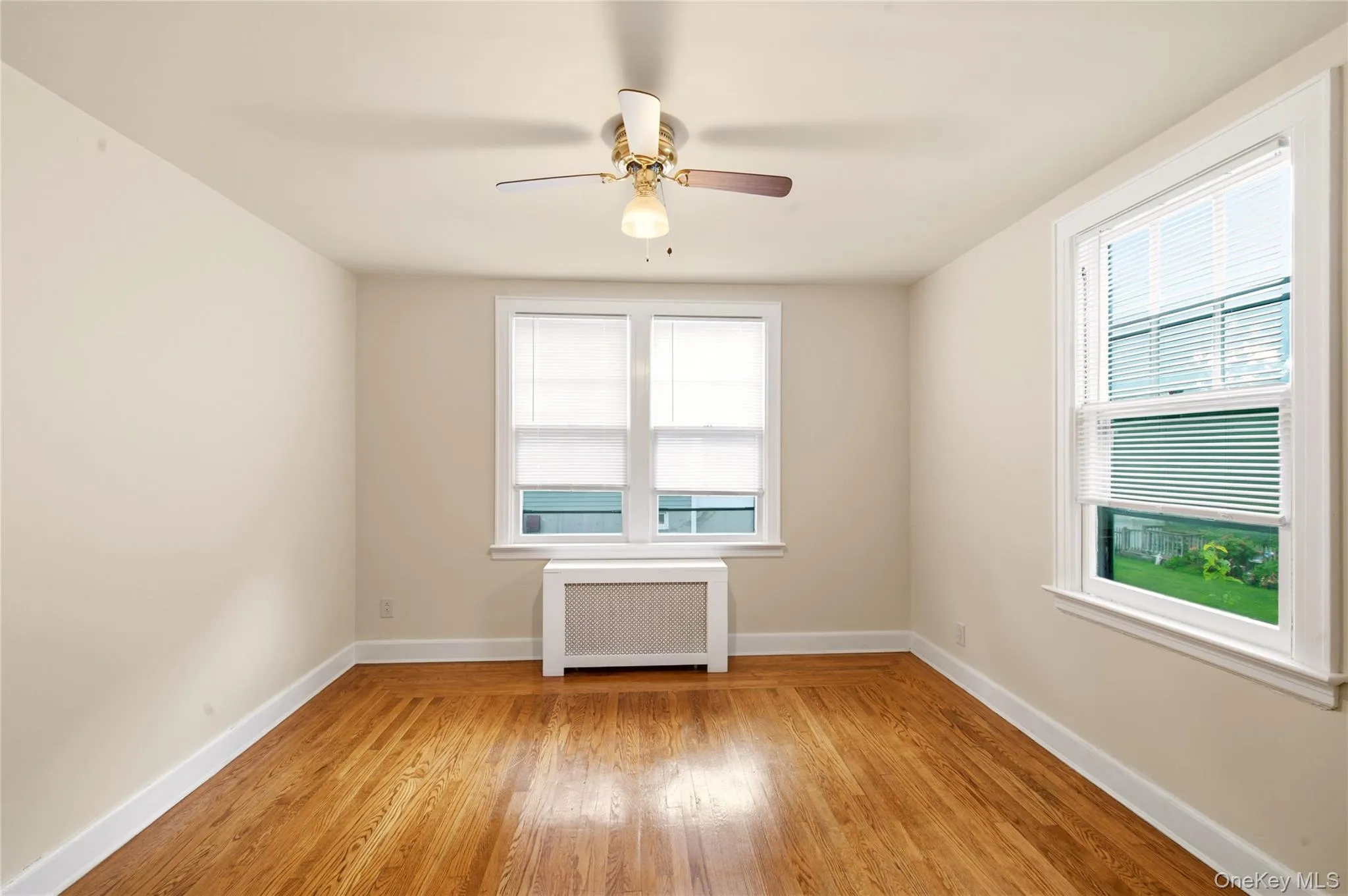 19 Sunset Avenue, Glen Cove, NY, 1 Bedroom Bedrooms, 3 Rooms Rooms,1 BathroomBathrooms,Residential Lease,For Rent,Sunset,0,1043796 19 Sunset Avenue, Glen Cove, NY, 1 Bedroom Bedrooms, 3 Rooms Rooms,1 BathroomBathrooms,Residential Lease,For Rent,Sunset,0,1043796