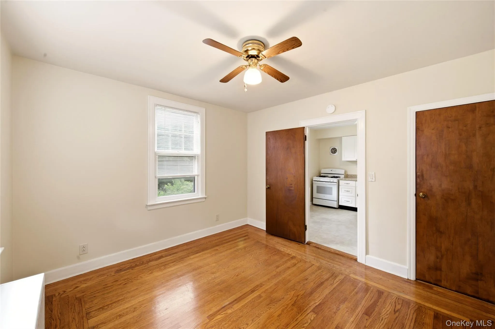 19 Sunset Avenue, Glen Cove, NY, 1 Bedroom Bedrooms, 3 Rooms Rooms,1 BathroomBathrooms,Residential Lease,For Rent,Sunset,0,1043796 19 Sunset Avenue, Glen Cove, NY, 1 Bedroom Bedrooms, 3 Rooms Rooms,1 BathroomBathrooms,Residential Lease,For Rent,Sunset,0,1043796