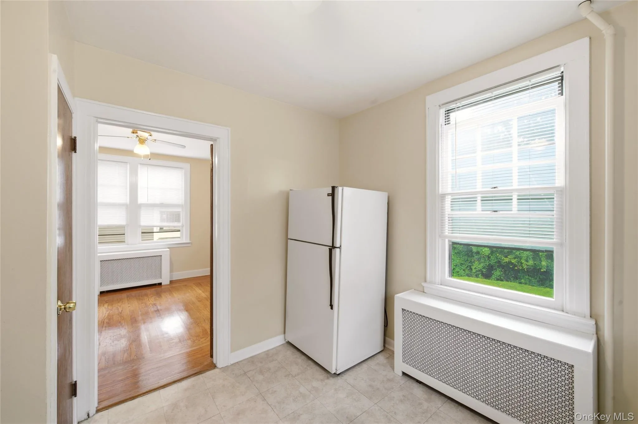 19 Sunset Avenue, Glen Cove, NY, 1 Bedroom Bedrooms, 3 Rooms Rooms,1 BathroomBathrooms,Residential Lease,For Rent,Sunset,0,1043796 19 Sunset Avenue, Glen Cove, NY, 1 Bedroom Bedrooms, 3 Rooms Rooms,1 BathroomBathrooms,Residential Lease,For Rent,Sunset,0,1043796