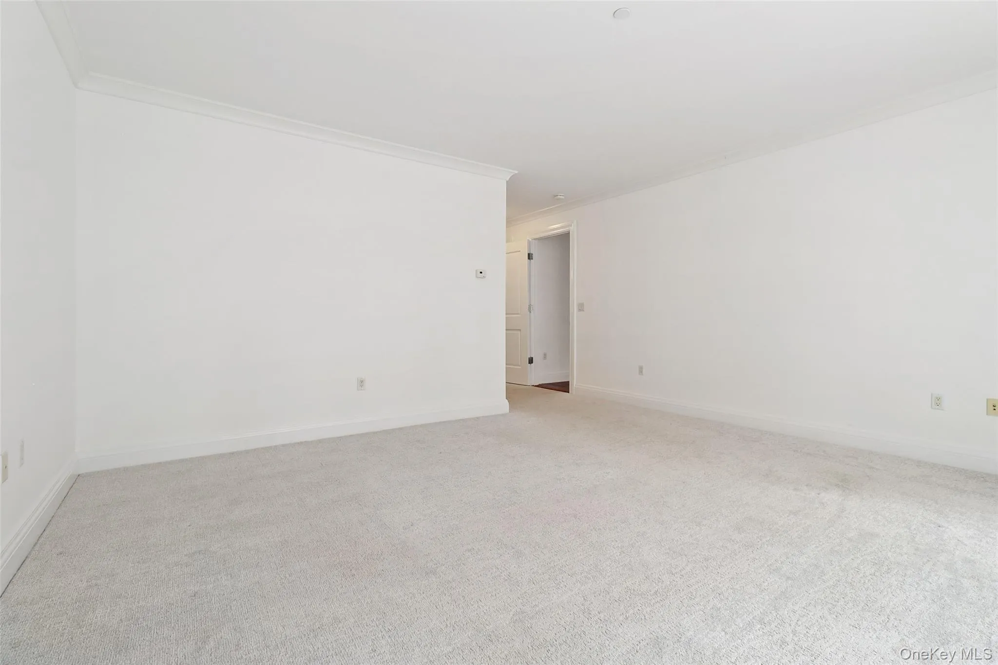 Very large bedroom. Plenty of room for a California KIng! Very large bedroom. Plenty of room for a California KIng!