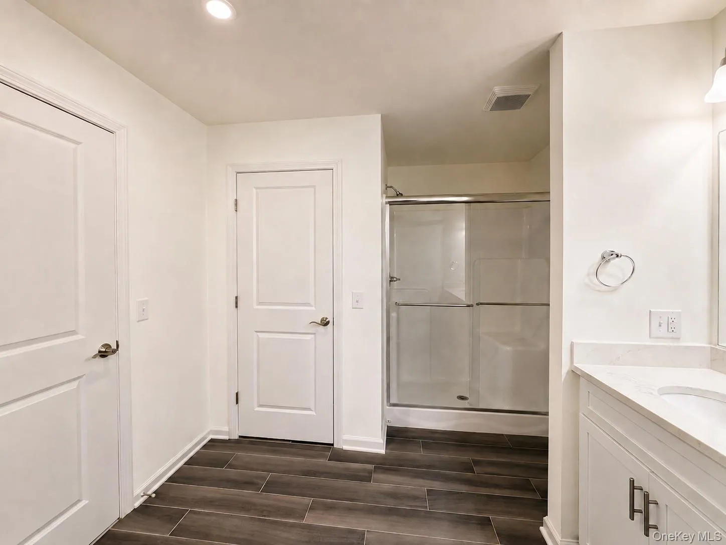 25 Marina Drive, Catskill, NY, 3 Bedrooms Bedrooms, 11 Rooms Rooms,3 BathroomsBathrooms,Residential,For Rent,Marina,0,1043801 25 Marina Drive, Catskill, NY, 3 Bedrooms Bedrooms, 11 Rooms Rooms,3 BathroomsBathrooms,Residential,For Rent,Marina,0,1043801