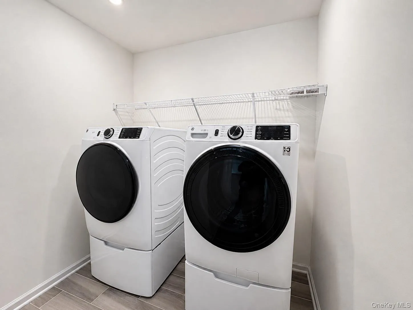 25 Marina Drive, Catskill, NY, 3 Bedrooms Bedrooms, 11 Rooms Rooms,3 BathroomsBathrooms,Residential,For Rent,Marina,0,1043801 25 Marina Drive, Catskill, NY, 3 Bedrooms Bedrooms, 11 Rooms Rooms,3 BathroomsBathrooms,Residential,For Rent,Marina,0,1043801