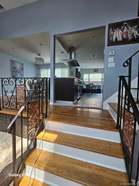 stairs to Kit & Dining Room stairs to Kit & Dining Room