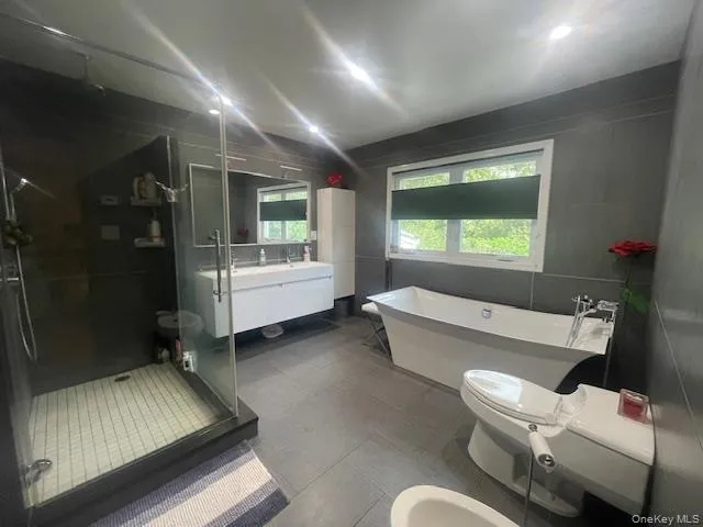 15 Captains Road, Hempstead, NY, 3 Bedrooms Bedrooms, 8 Rooms Rooms,2 BathroomsBathrooms,Residential,For Rent,Captains,0,1043806 15 Captains Road, Hempstead, NY, 3 Bedrooms Bedrooms, 8 Rooms Rooms,2 BathroomsBathrooms,Residential,For Rent,Captains,0,1043806