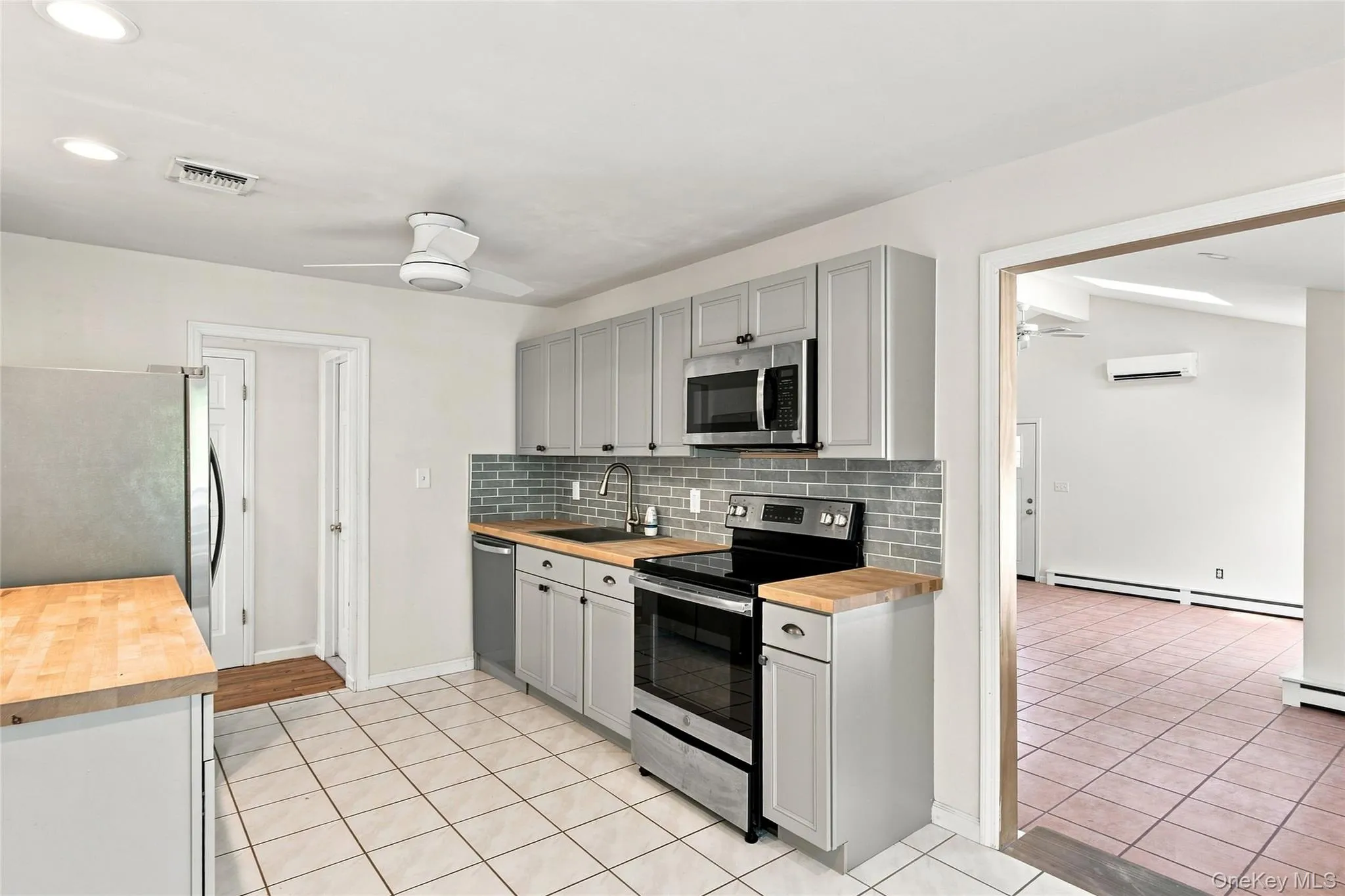 25 Harvey Lane, Brookhaven, NY, 4 Bedrooms Bedrooms, 9 Rooms Rooms,2 BathroomsBathrooms,Residential,For Rent,Harvey,0,1043809 25 Harvey Lane, Brookhaven, NY, 4 Bedrooms Bedrooms, 9 Rooms Rooms,2 BathroomsBathrooms,Residential,For Rent,Harvey,0,1043809