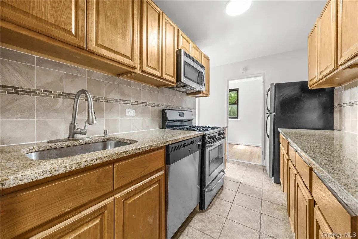 3260 Netherland Avenue, New York, NY, 1 Bedroom Bedrooms, 4 Rooms Rooms,1 BathroomBathrooms,Residential,For Rent,Netherland,0,1043810 3260 Netherland Avenue, New York, NY, 1 Bedroom Bedrooms, 4 Rooms Rooms,1 BathroomBathrooms,Residential,For Rent,Netherland,0,1043810