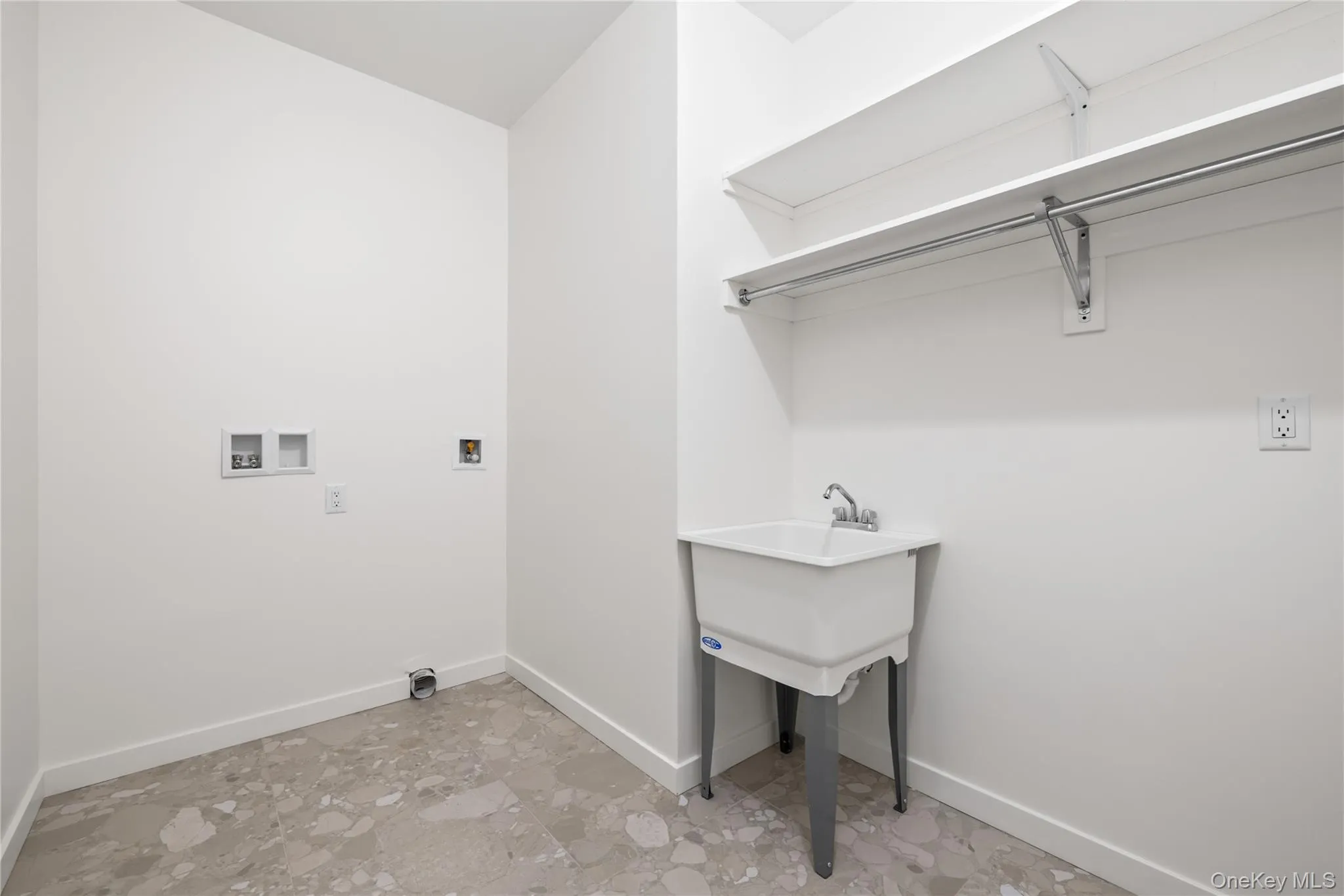 41 Saddle River Road, Ramapo, NY, 5 Bedrooms Bedrooms, 9 Rooms Rooms,3 BathroomsBathrooms,Residential,For Rent,Saddle River,0,1043813 41 Saddle River Road, Ramapo, NY, 5 Bedrooms Bedrooms, 9 Rooms Rooms,3 BathroomsBathrooms,Residential,For Rent,Saddle River,0,1043813