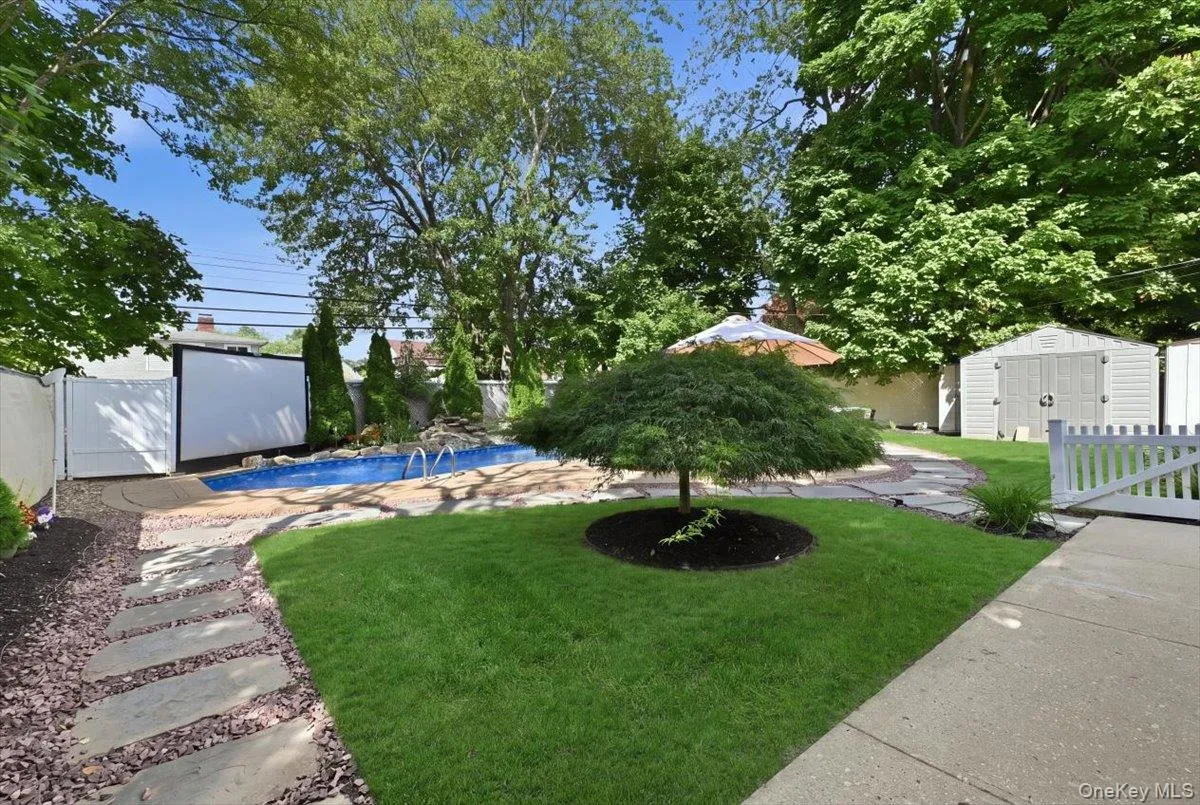 136 Tardy Lane, Hempstead, NY, 4 Bedrooms Bedrooms, 7 Rooms Rooms,2 BathroomsBathrooms,Residential,For Rent,Tardy,0,1043815 136 Tardy Lane, Hempstead, NY, 4 Bedrooms Bedrooms, 7 Rooms Rooms,2 BathroomsBathrooms,Residential,For Rent,Tardy,0,1043815