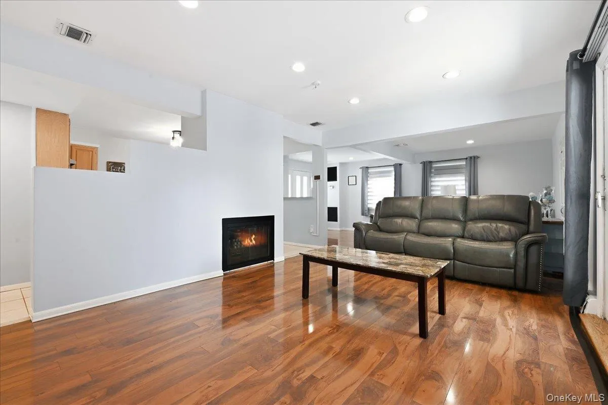 136 Tardy Lane, Hempstead, NY, 4 Bedrooms Bedrooms, 7 Rooms Rooms,2 BathroomsBathrooms,Residential,For Rent,Tardy,0,1043815 136 Tardy Lane, Hempstead, NY, 4 Bedrooms Bedrooms, 7 Rooms Rooms,2 BathroomsBathrooms,Residential,For Rent,Tardy,0,1043815