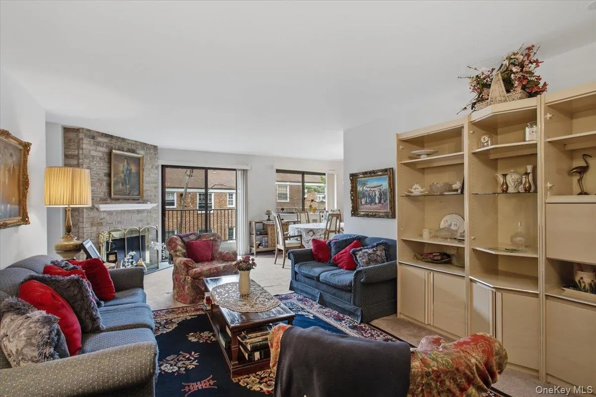 107 Broadway, White Plains, NY, 2 Bedrooms Bedrooms, 6 Rooms Rooms,2 BathroomsBathrooms,Residential,For Rent,Broadway,0,1043817 107 Broadway, White Plains, NY, 2 Bedrooms Bedrooms, 6 Rooms Rooms,2 BathroomsBathrooms,Residential,For Rent,Broadway,0,1043817