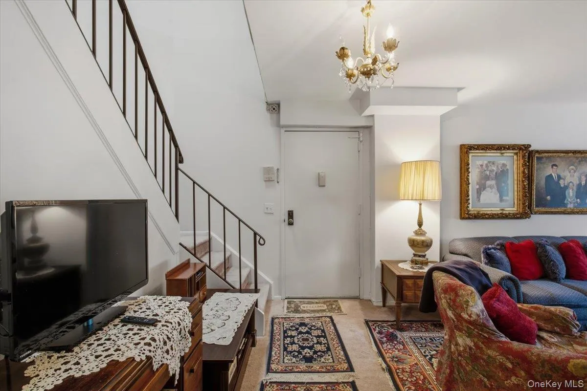 107 Broadway, White Plains, NY, 2 Bedrooms Bedrooms, 6 Rooms Rooms,2 BathroomsBathrooms,Residential,For Rent,Broadway,0,1043817 107 Broadway, White Plains, NY, 2 Bedrooms Bedrooms, 6 Rooms Rooms,2 BathroomsBathrooms,Residential,For Rent,Broadway,0,1043817