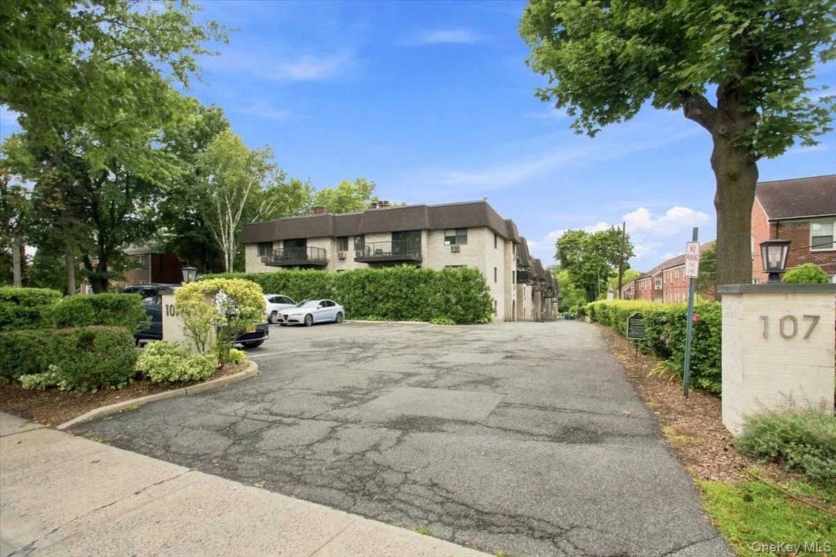 107 Broadway, White Plains, NY, 2 Bedrooms Bedrooms, 6 Rooms Rooms,2 BathroomsBathrooms,Residential,For Rent,Broadway,0,1043817 107 Broadway, White Plains, NY, 2 Bedrooms Bedrooms, 6 Rooms Rooms,2 BathroomsBathrooms,Residential,For Rent,Broadway,0,1043817