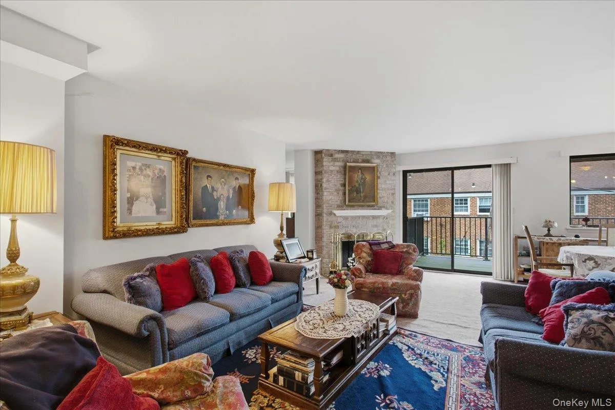 107 Broadway, White Plains, NY, 2 Bedrooms Bedrooms, 6 Rooms Rooms,2 BathroomsBathrooms,Residential,For Rent,Broadway,0,1043817 107 Broadway, White Plains, NY, 2 Bedrooms Bedrooms, 6 Rooms Rooms,2 BathroomsBathrooms,Residential,For Rent,Broadway,0,1043817