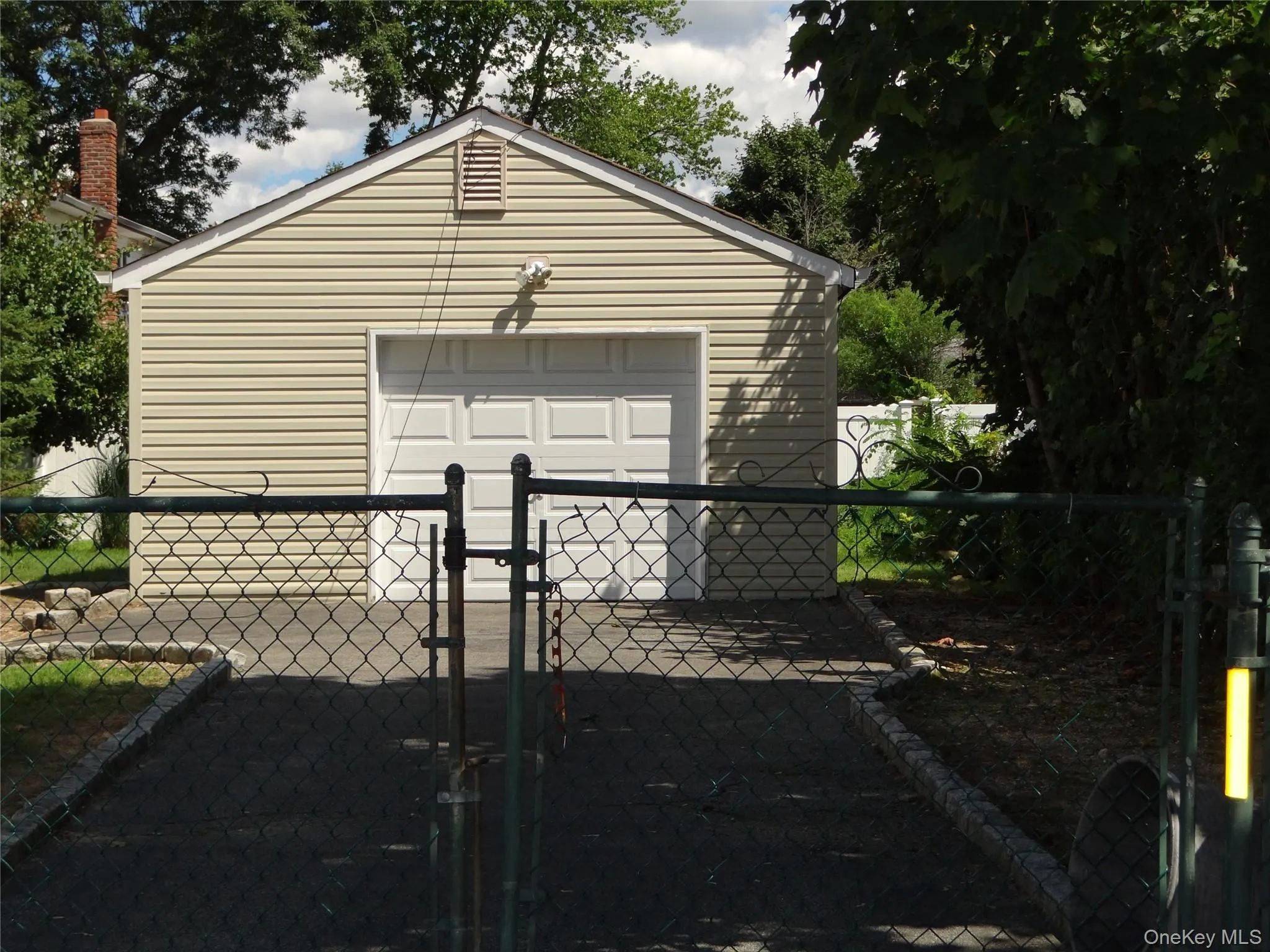 272 12th Avenue, West Babylon, NY, 2 Bedrooms Bedrooms, 4 Rooms Rooms,1 BathroomBathrooms,Residential,For Rent,12th,0,1043828 272 12th Avenue, West Babylon, NY, 2 Bedrooms Bedrooms, 4 Rooms Rooms,1 BathroomBathrooms,Residential,For Rent,12th,0,1043828