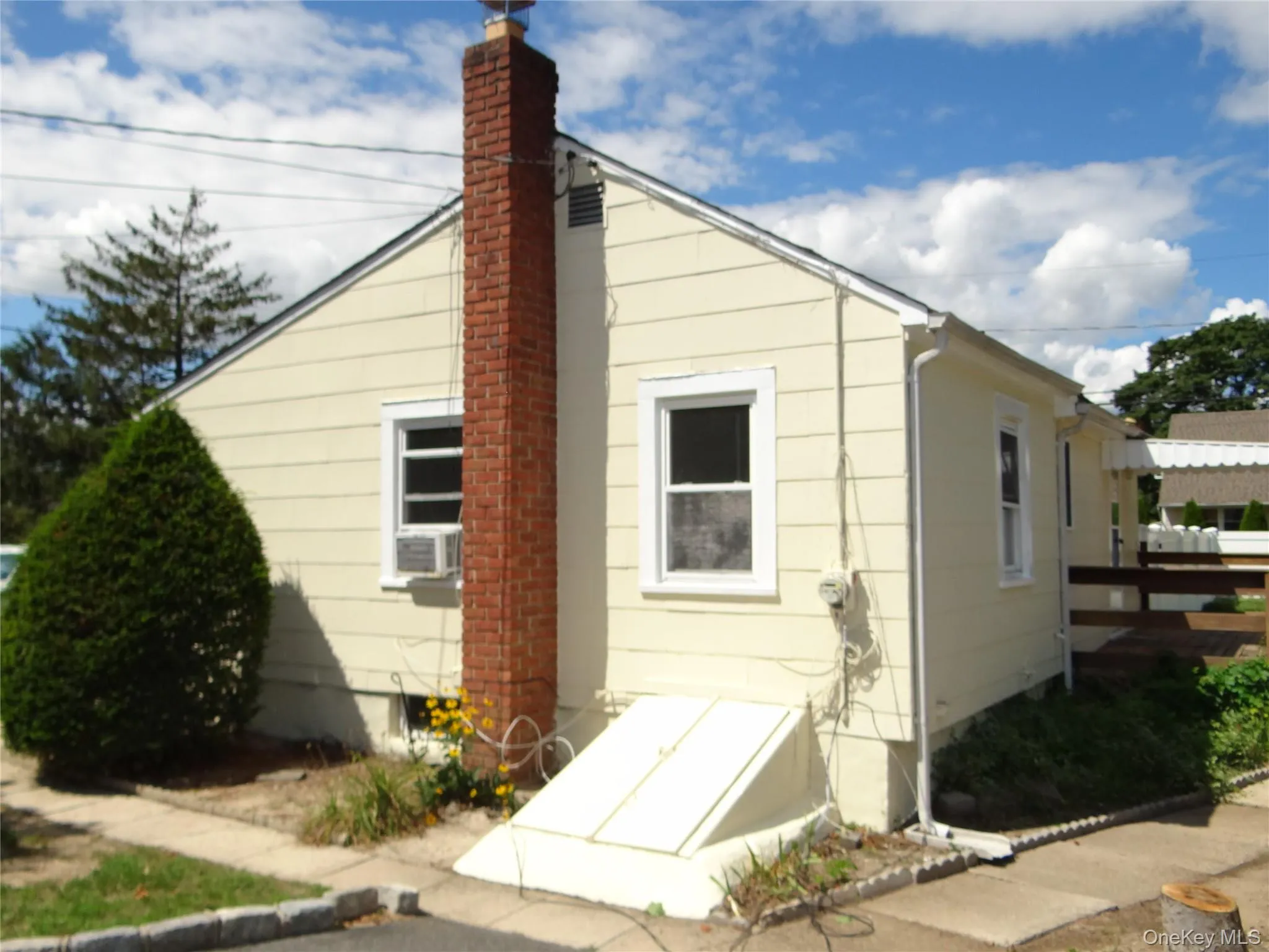 272 12th Avenue, West Babylon, NY, 2 Bedrooms Bedrooms, 4 Rooms Rooms,1 BathroomBathrooms,Residential,For Rent,12th,0,1043828 272 12th Avenue, West Babylon, NY, 2 Bedrooms Bedrooms, 4 Rooms Rooms,1 BathroomBathrooms,Residential,For Rent,12th,0,1043828