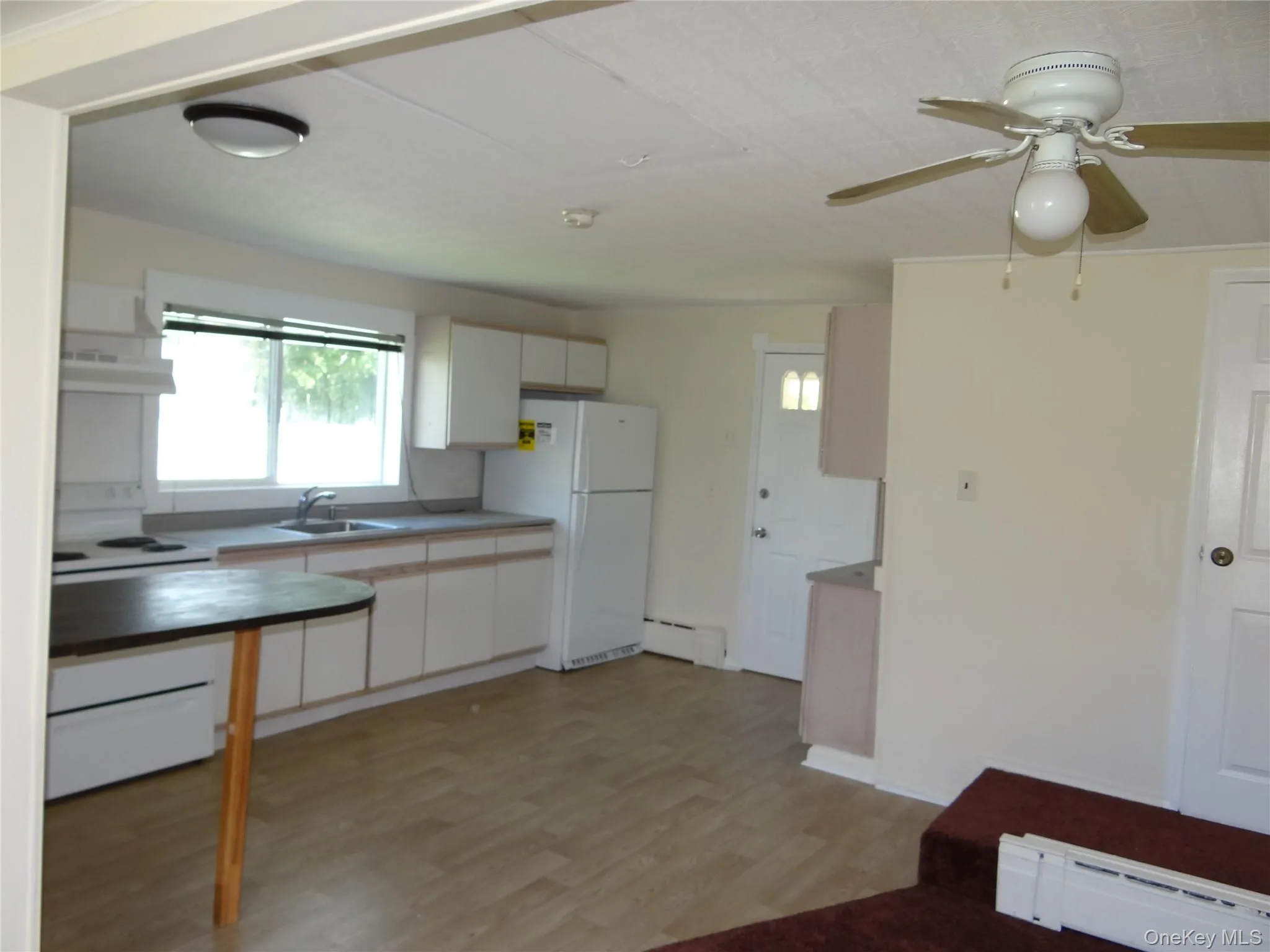 272 12th Avenue, West Babylon, NY, 2 Bedrooms Bedrooms, 4 Rooms Rooms,1 BathroomBathrooms,Residential,For Rent,12th,0,1043828 272 12th Avenue, West Babylon, NY, 2 Bedrooms Bedrooms, 4 Rooms Rooms,1 BathroomBathrooms,Residential,For Rent,12th,0,1043828