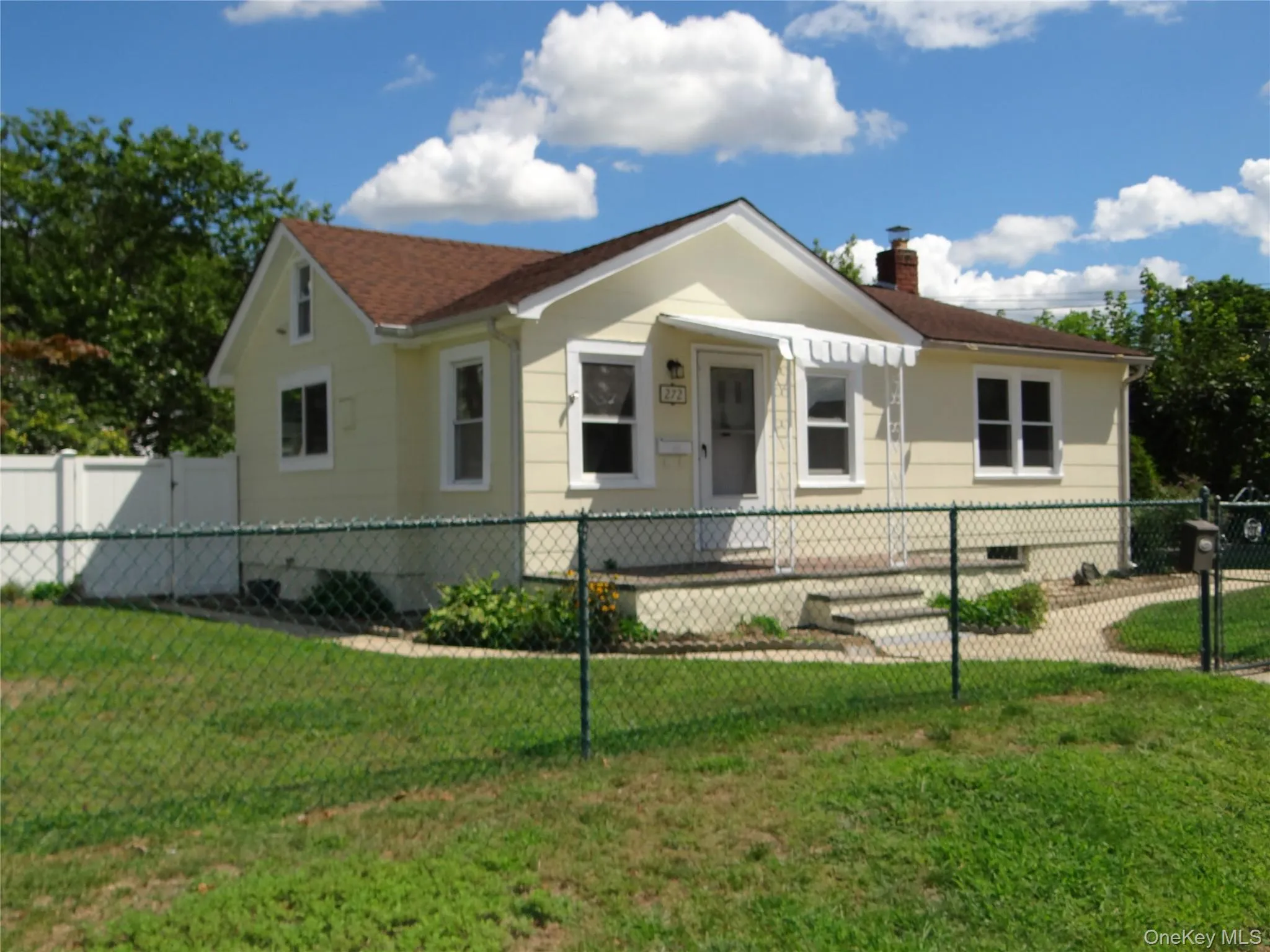 272 12th Avenue, West Babylon, NY, 2 Bedrooms Bedrooms, 4 Rooms Rooms,1 BathroomBathrooms,Residential,For Rent,12th,0,1043828 272 12th Avenue, West Babylon, NY, 2 Bedrooms Bedrooms, 4 Rooms Rooms,1 BathroomBathrooms,Residential,For Rent,12th,0,1043828