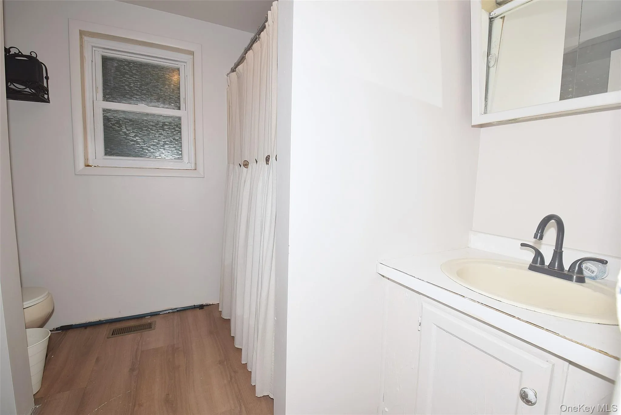 35 20th Street, Babylon, NY, 3 Bedrooms Bedrooms, 5 Rooms Rooms,1 BathroomBathrooms,Residential,For Rent,20th,0,1043833 35 20th Street, Babylon, NY, 3 Bedrooms Bedrooms, 5 Rooms Rooms,1 BathroomBathrooms,Residential,For Rent,20th,0,1043833