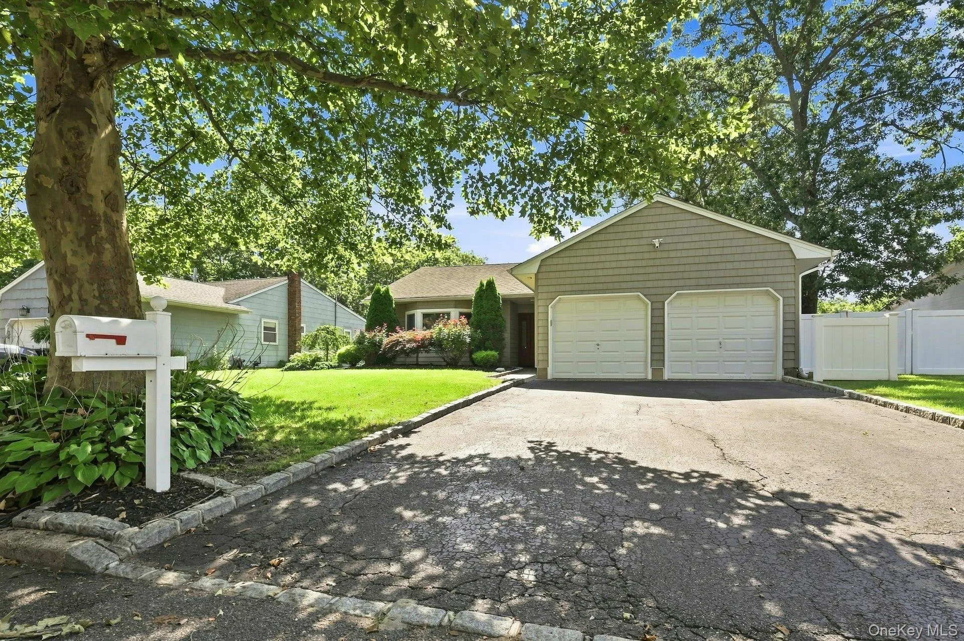 8 Marlan Court, Smithtown, NY, 3 Bedrooms Bedrooms, 7 Rooms Rooms,2 BathroomsBathrooms,Residential Lease,For Rent,Marlan,0,1043836 8 Marlan Court, Smithtown, NY, 3 Bedrooms Bedrooms, 7 Rooms Rooms,2 BathroomsBathrooms,Residential Lease,For Rent,Marlan,0,1043836