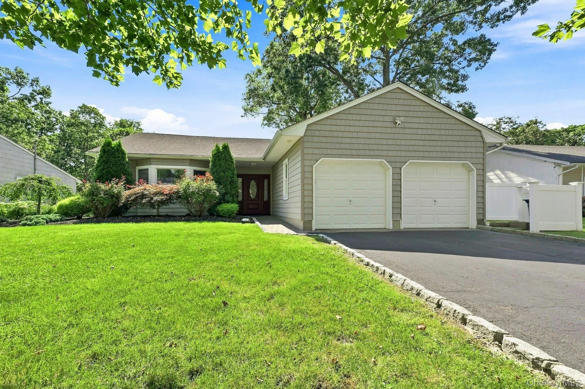 8 Marlan Court, Smithtown, NY, 3 Bedrooms Bedrooms, 7 Rooms Rooms,2 BathroomsBathrooms,Residential Lease,For Rent,Marlan,0,1043836 8 Marlan Court, Smithtown, NY, 3 Bedrooms Bedrooms, 7 Rooms Rooms,2 BathroomsBathrooms,Residential Lease,For Rent,Marlan,0,1043836