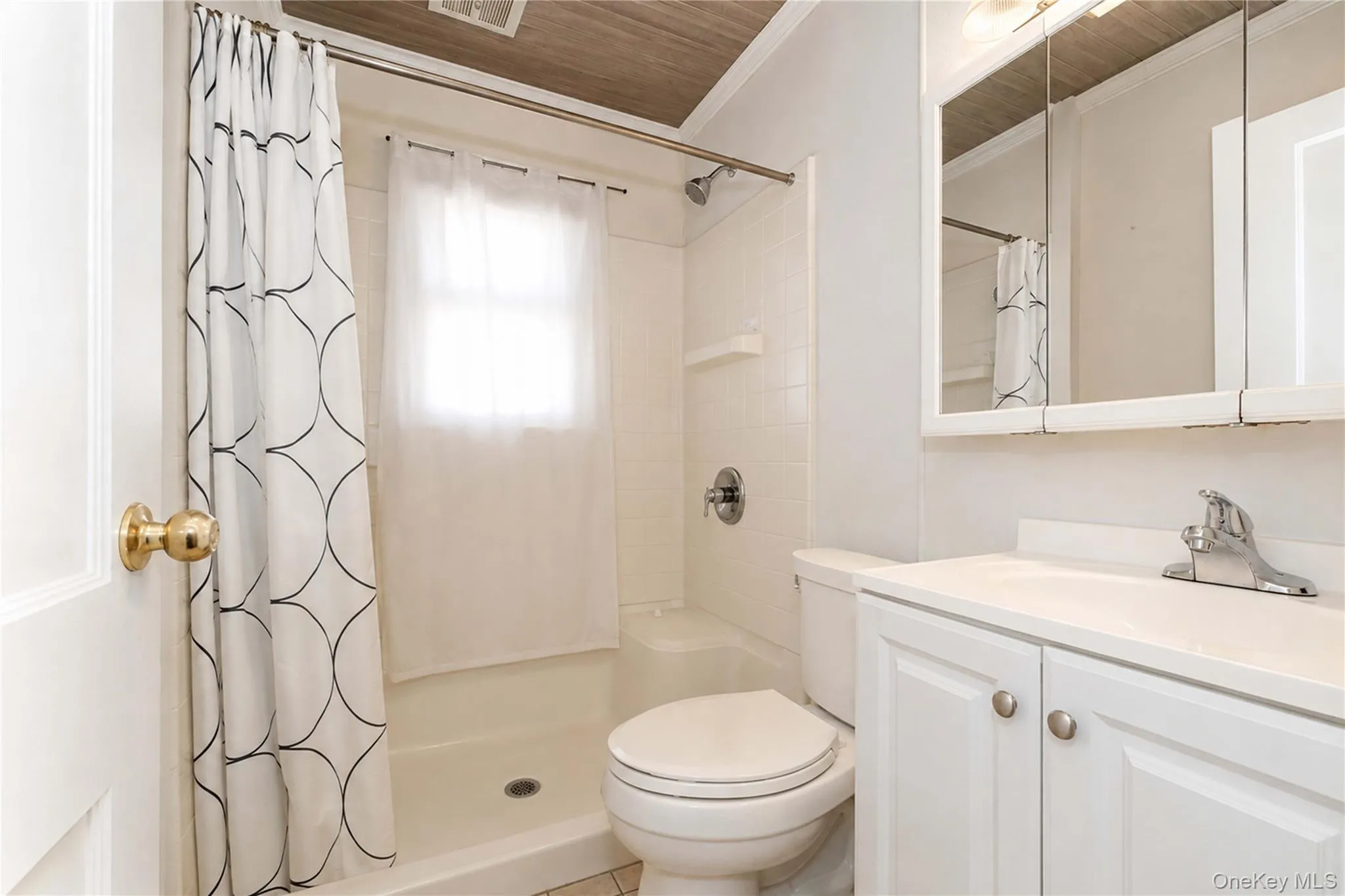 175 Latham Road, North Hempstead, NY, 5 Bedrooms Bedrooms, 7 Rooms Rooms,2 BathroomsBathrooms,Residential,For Rent,Latham,0,1043837 175 Latham Road, North Hempstead, NY, 5 Bedrooms Bedrooms, 7 Rooms Rooms,2 BathroomsBathrooms,Residential,For Rent,Latham,0,1043837