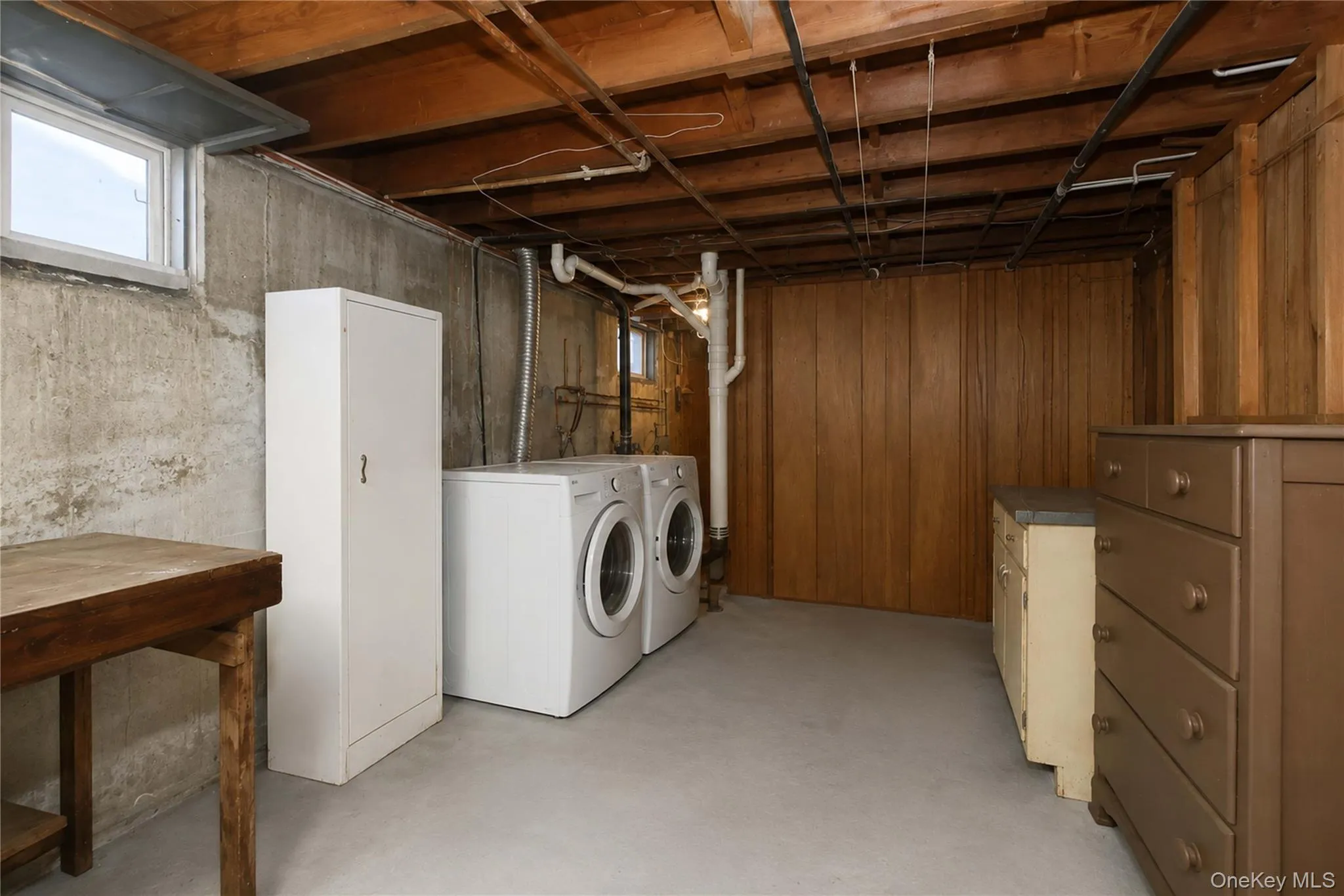 175 Latham Road, North Hempstead, NY, 5 Bedrooms Bedrooms, 7 Rooms Rooms,2 BathroomsBathrooms,Residential,For Rent,Latham,0,1043837 175 Latham Road, North Hempstead, NY, 5 Bedrooms Bedrooms, 7 Rooms Rooms,2 BathroomsBathrooms,Residential,For Rent,Latham,0,1043837