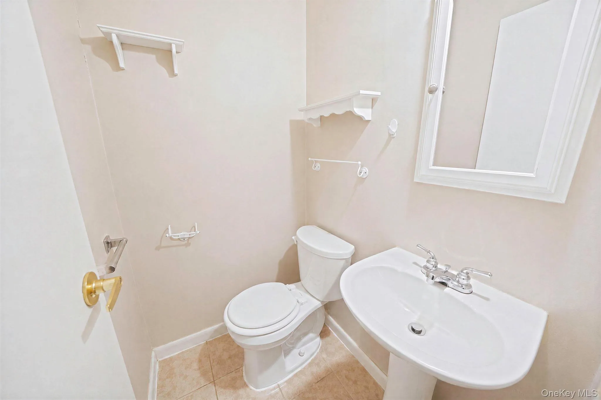 230 Birchwood Road, Brookhaven, NY, 3 Bedrooms Bedrooms, 5 Rooms Rooms,1 BathroomBathrooms,Residential,For Rent,Birchwood,0,1043843 230 Birchwood Road, Brookhaven, NY, 3 Bedrooms Bedrooms, 5 Rooms Rooms,1 BathroomBathrooms,Residential,For Rent,Birchwood,0,1043843