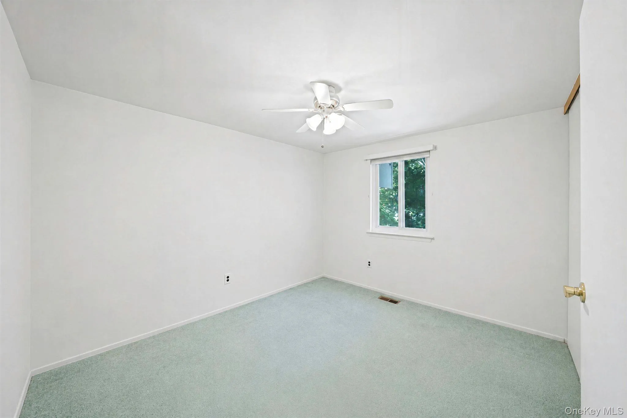 230 Birchwood Road, Brookhaven, NY, 3 Bedrooms Bedrooms, 5 Rooms Rooms,1 BathroomBathrooms,Residential,For Rent,Birchwood,0,1043843 230 Birchwood Road, Brookhaven, NY, 3 Bedrooms Bedrooms, 5 Rooms Rooms,1 BathroomBathrooms,Residential,For Rent,Birchwood,0,1043843