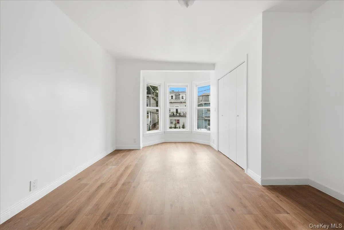 17 Lamartine Avenue, Yonkers, NY, 3 Bedrooms Bedrooms, 5 Rooms Rooms,1 BathroomBathrooms,Residential Lease,For Rent,Lamartine,0,1043844 17 Lamartine Avenue, Yonkers, NY, 3 Bedrooms Bedrooms, 5 Rooms Rooms,1 BathroomBathrooms,Residential Lease,For Rent,Lamartine,0,1043844
