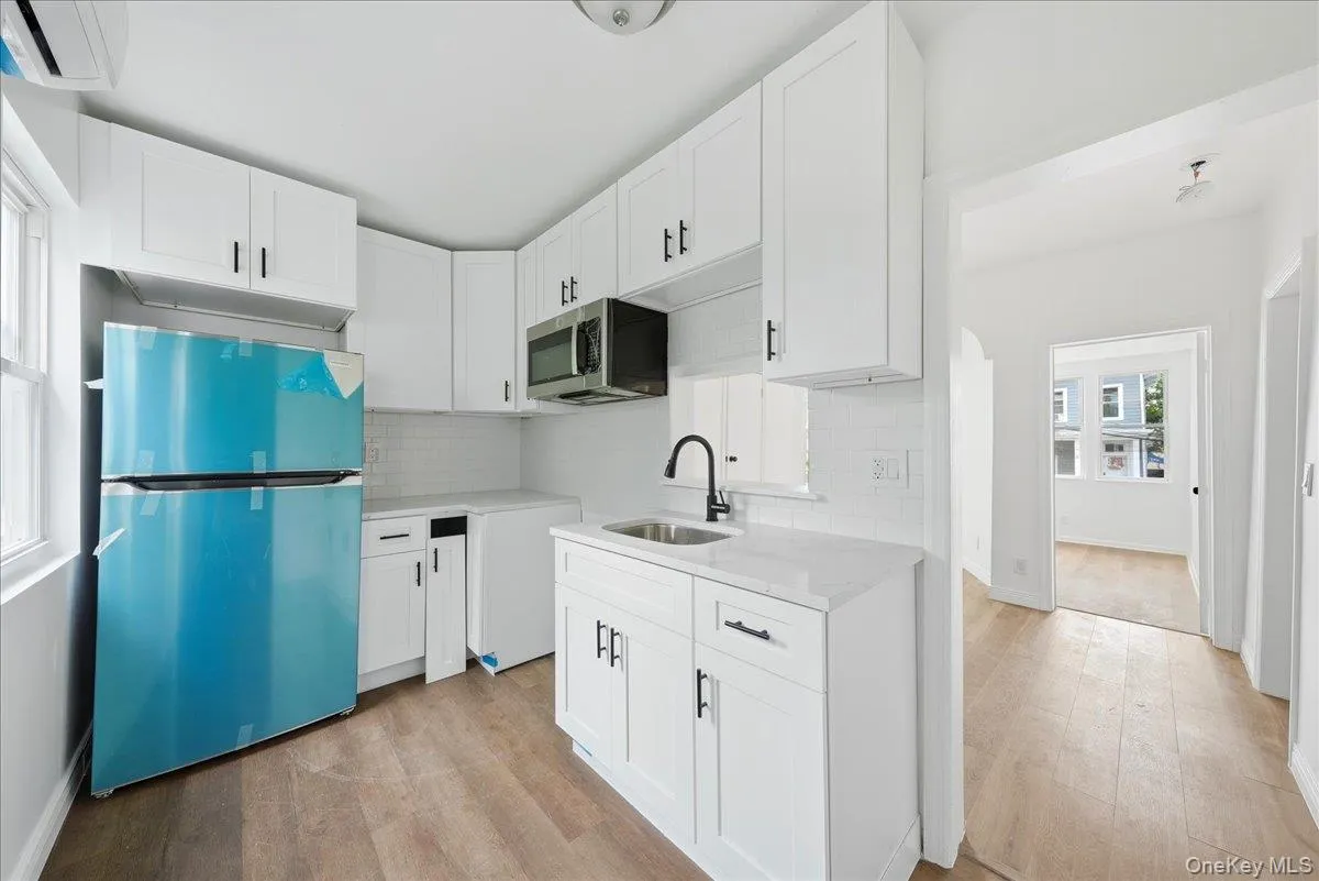 17 Lamartine Avenue, Yonkers, NY, 3 Bedrooms Bedrooms, 5 Rooms Rooms,1 BathroomBathrooms,Residential Lease,For Rent,Lamartine,0,1043844 17 Lamartine Avenue, Yonkers, NY, 3 Bedrooms Bedrooms, 5 Rooms Rooms,1 BathroomBathrooms,Residential Lease,For Rent,Lamartine,0,1043844